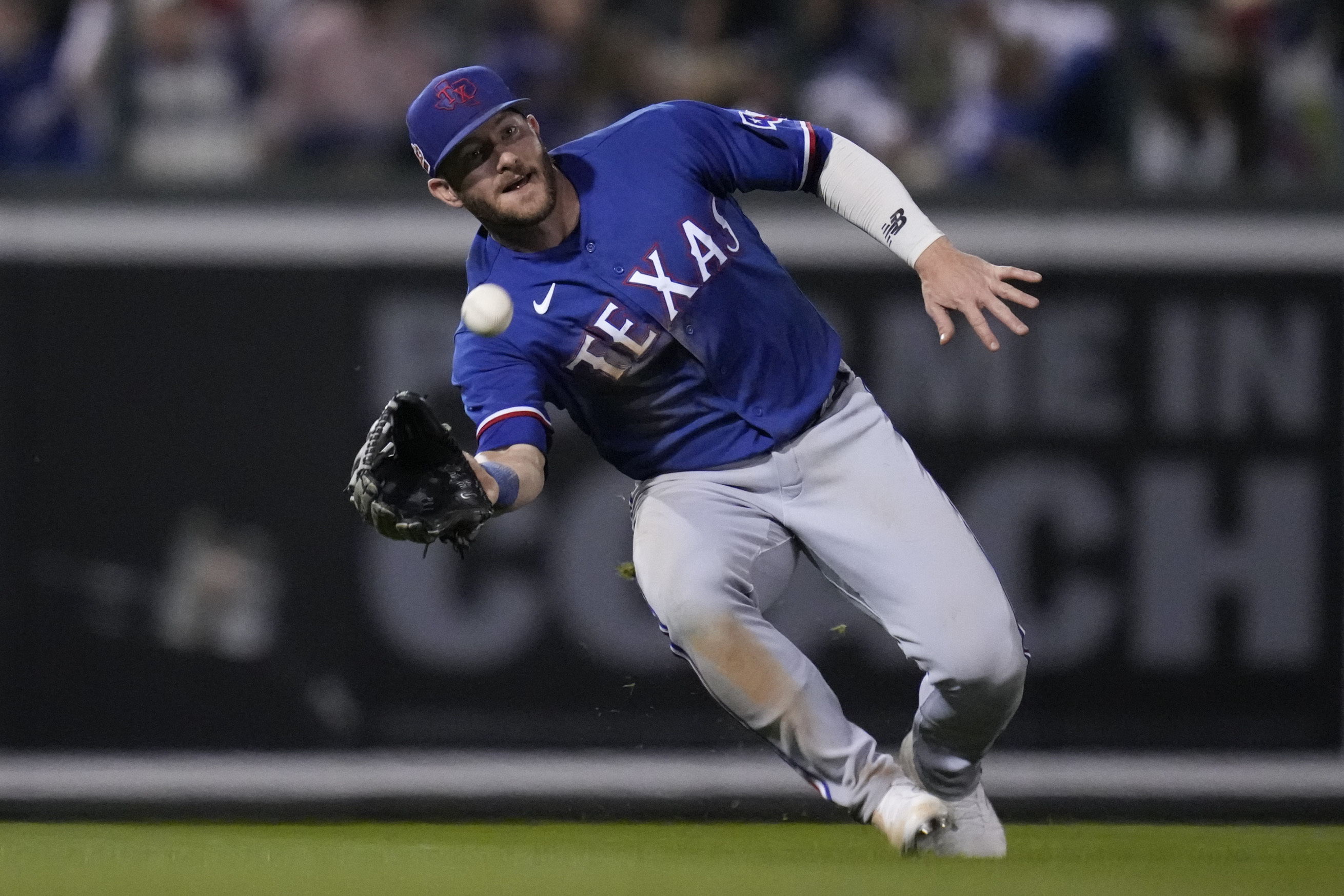 Robbie Grossman will be the Rangers' primary left fielder, Bruce Bochy says