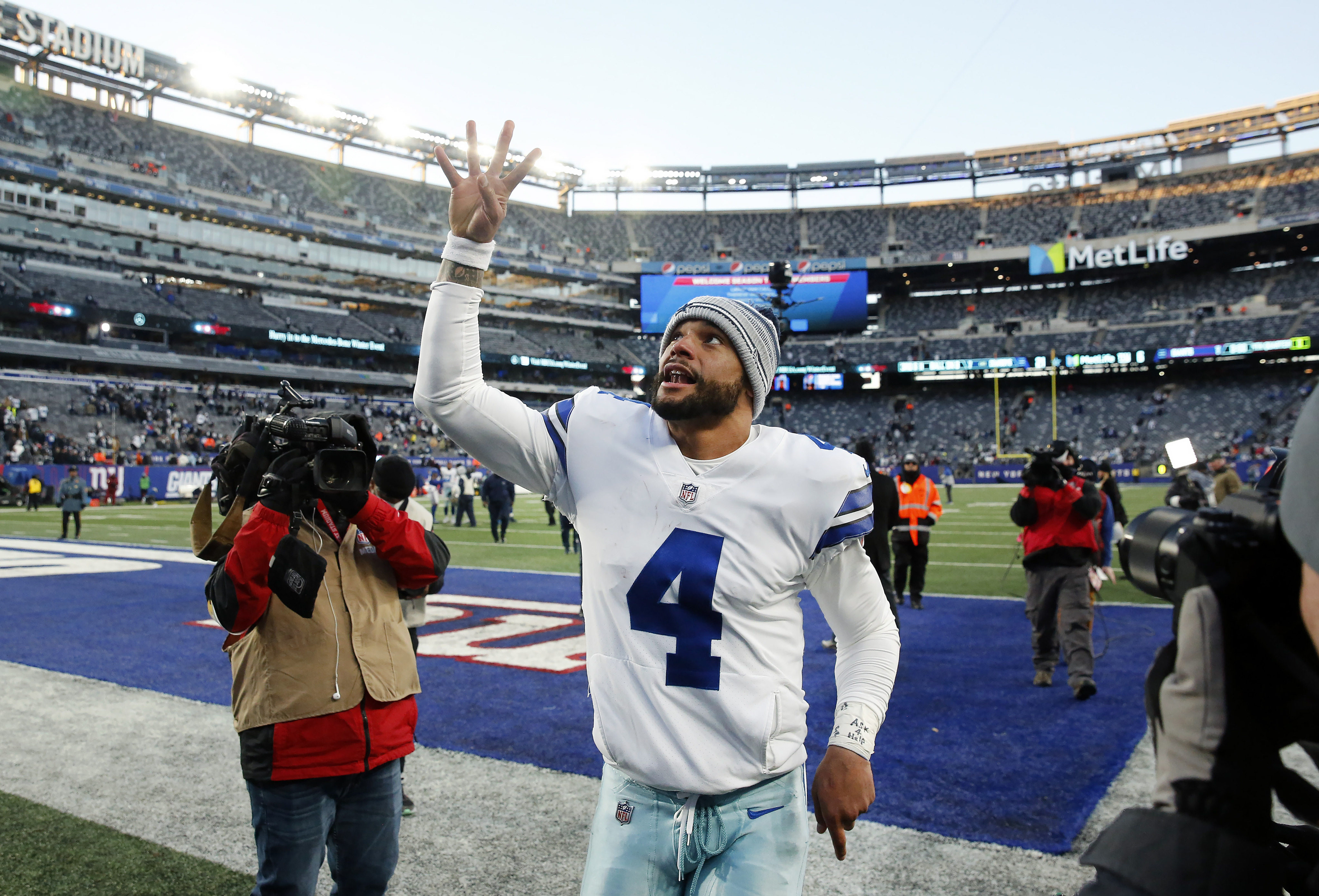Dallas Cowboys clinch NFC East title before taking the field Sunday night