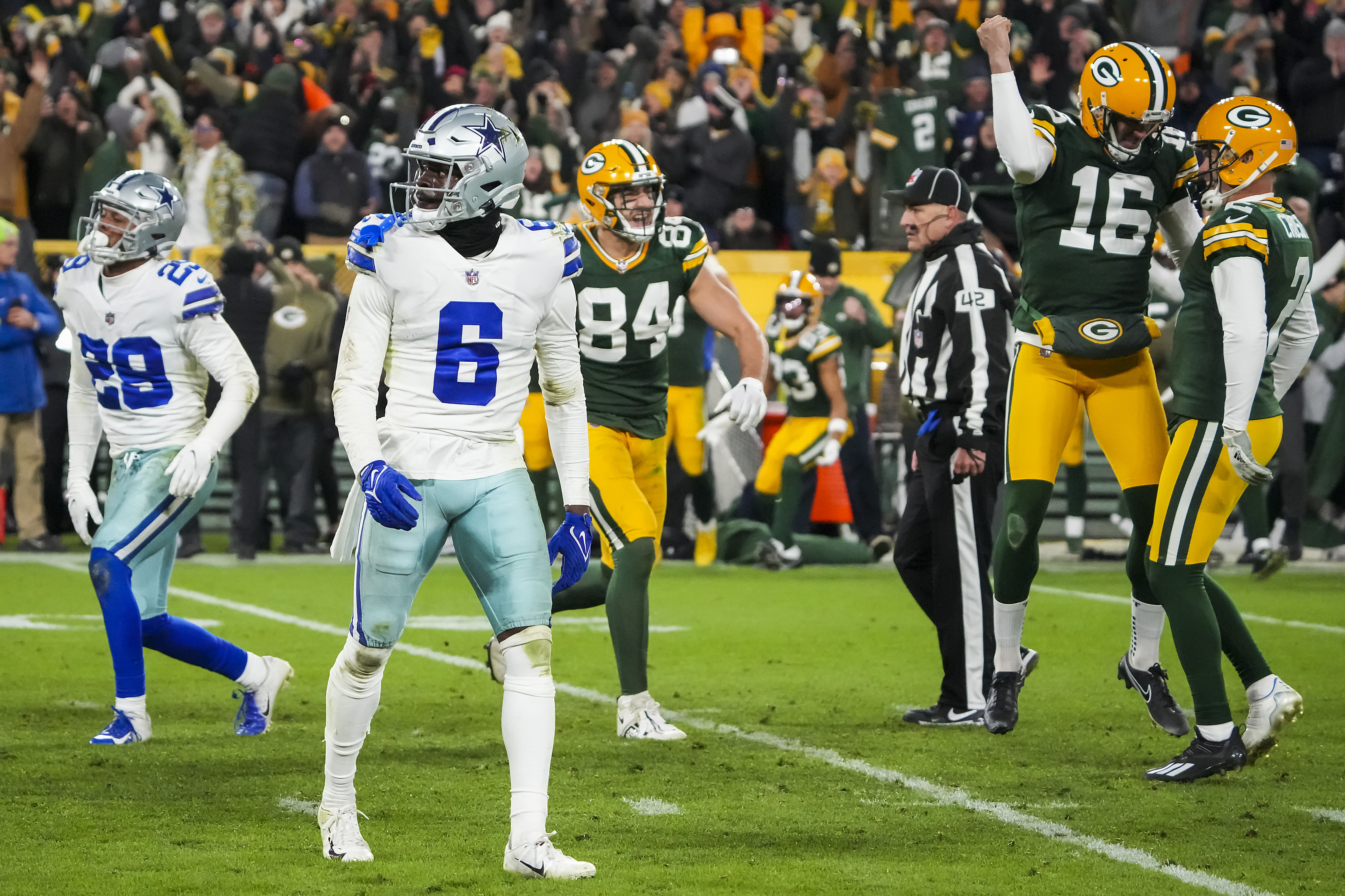 November 13, 2022: Green Bay Packers wide receiver Christian Watson (9)  cheering the fans on during the NFL football game between the Dallas  Cowboys and the Green Bay Packers in Green Bay