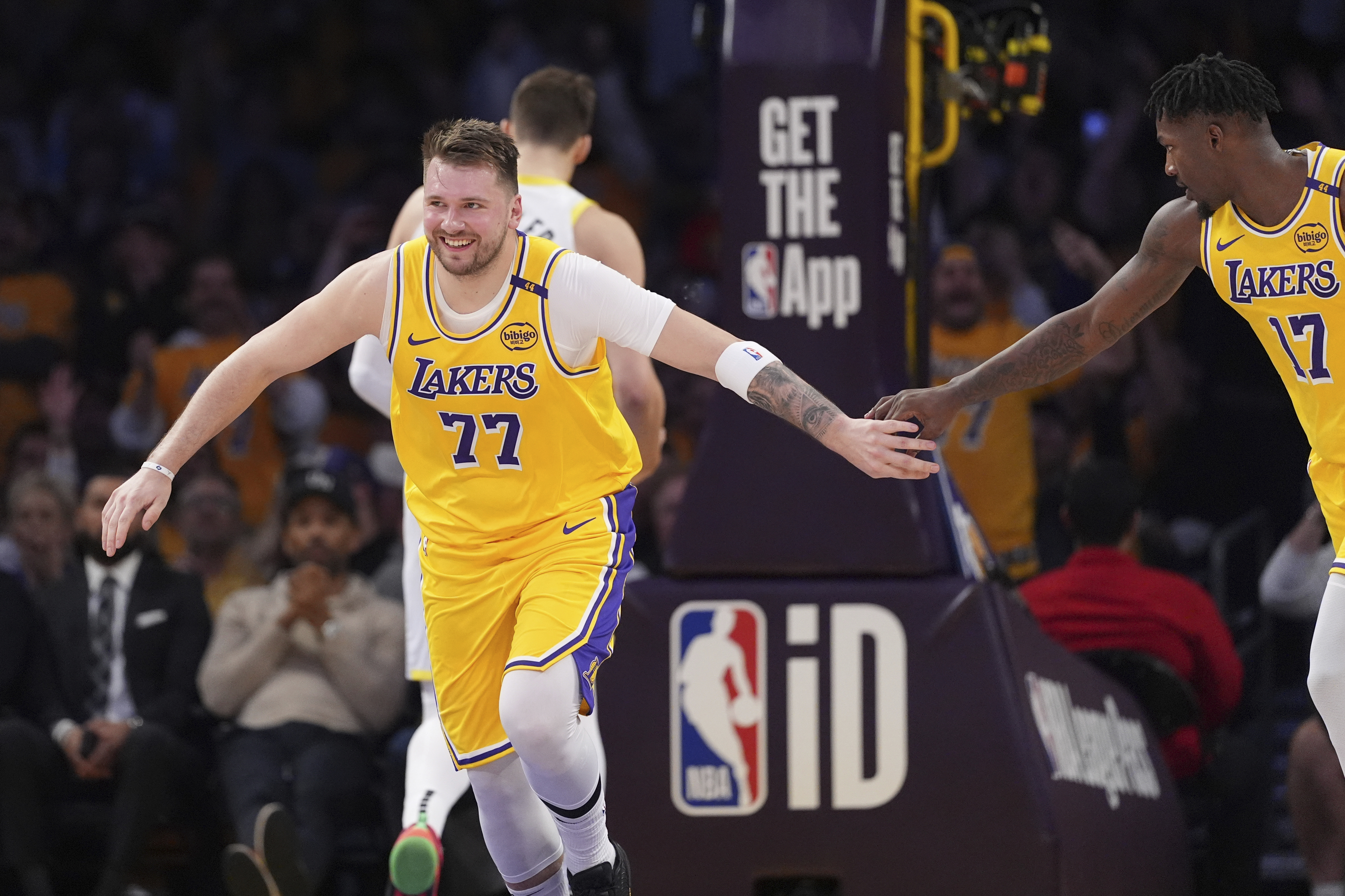 NBA 2020 Illusions Luka はやし Doncic auto 初期キズ