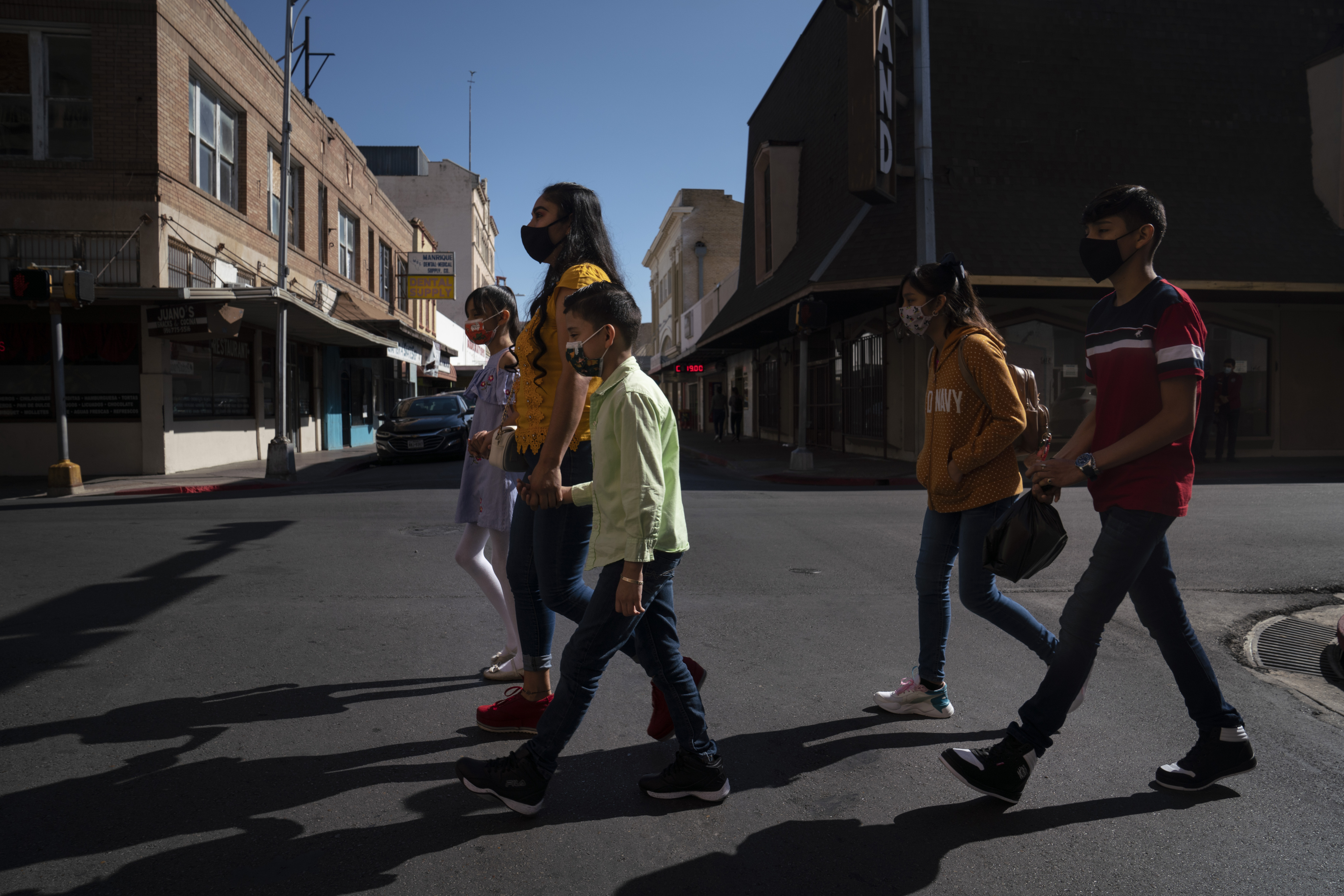 Opening of Texas-Mexico border boosts holiday retail in San Antonio