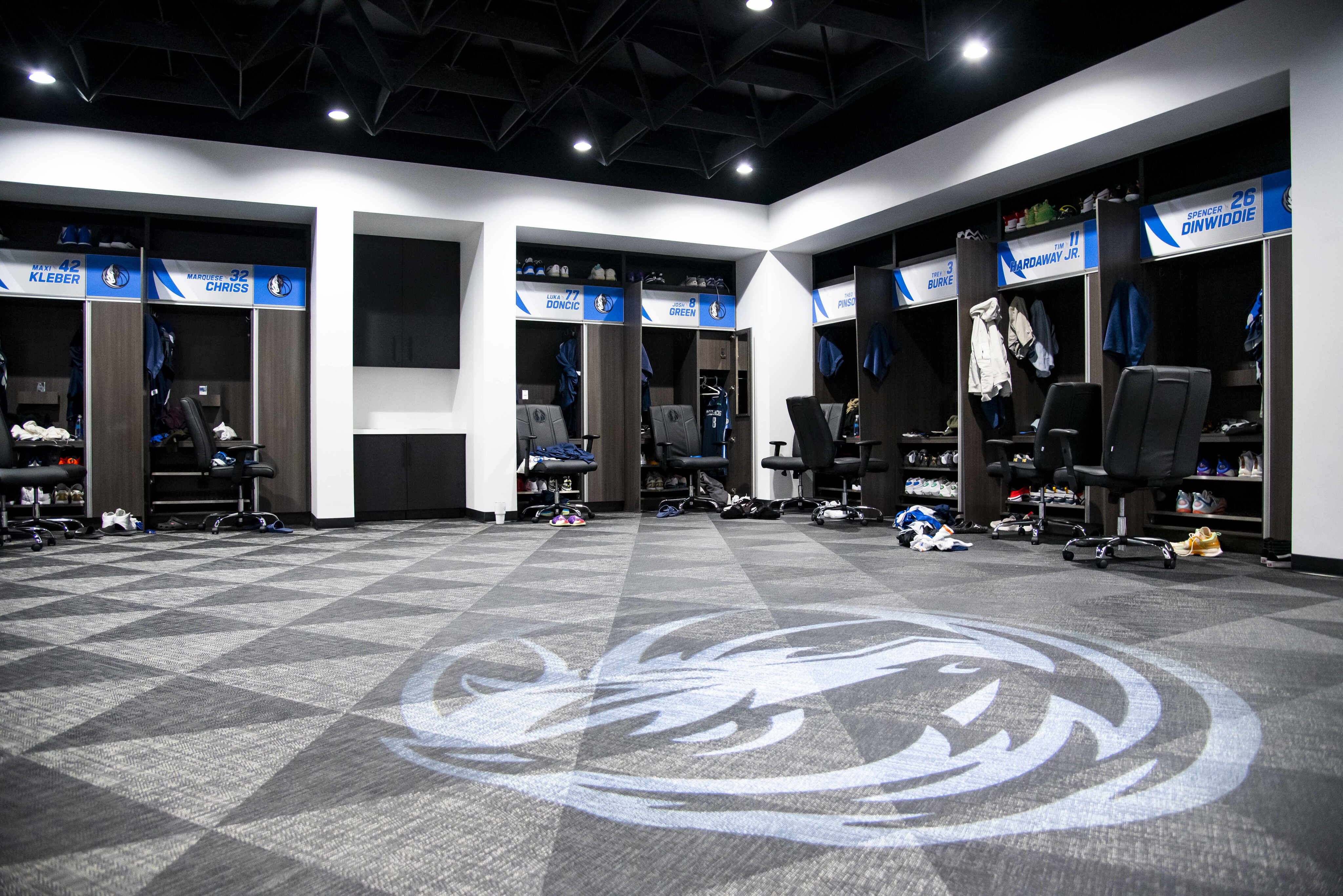 dallas mavericks locker room tour