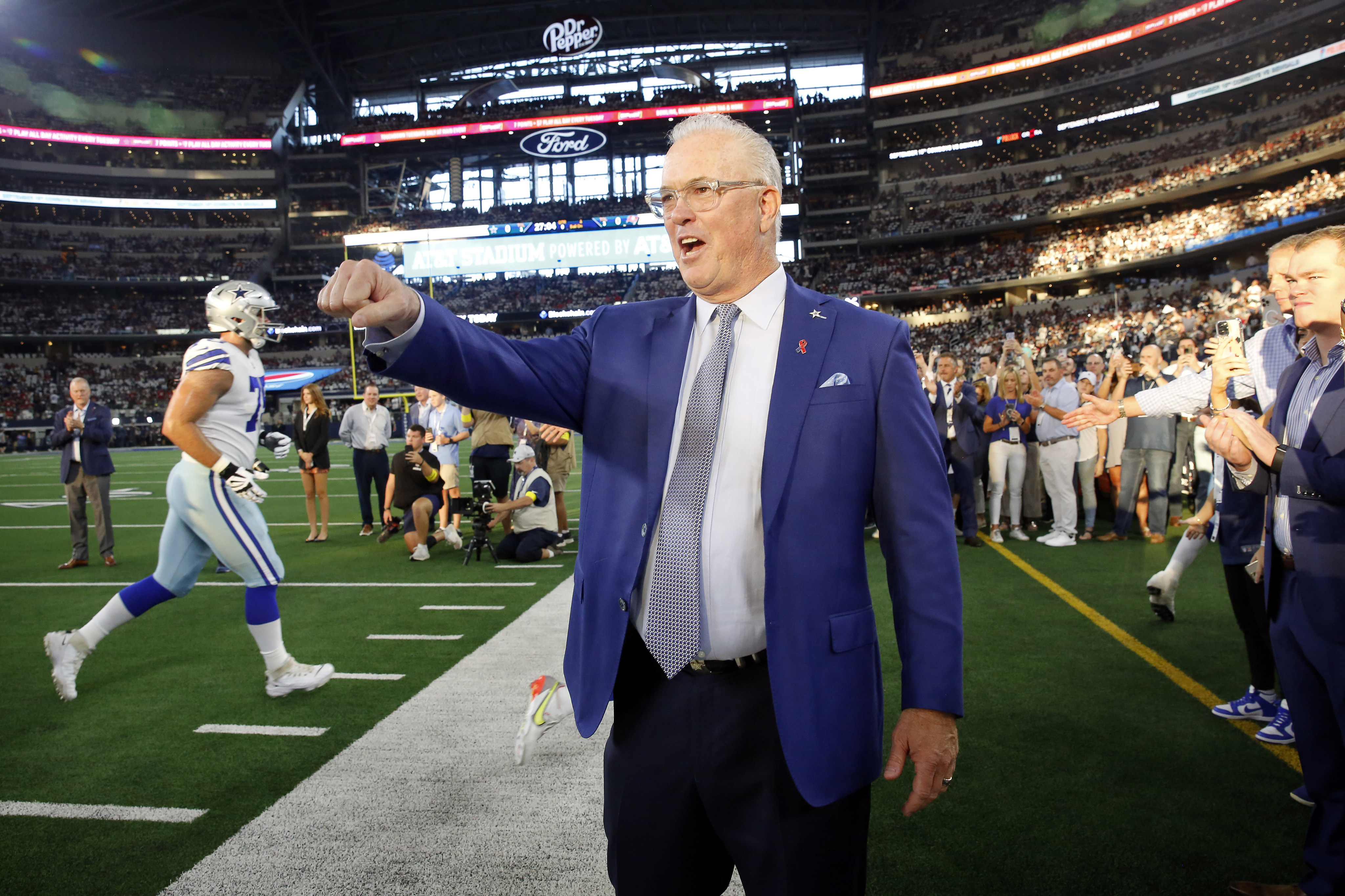 Cowboys' Stephen Jones discusses Tony Pollard and Ezekiel Elliott's  futures, franchise tag