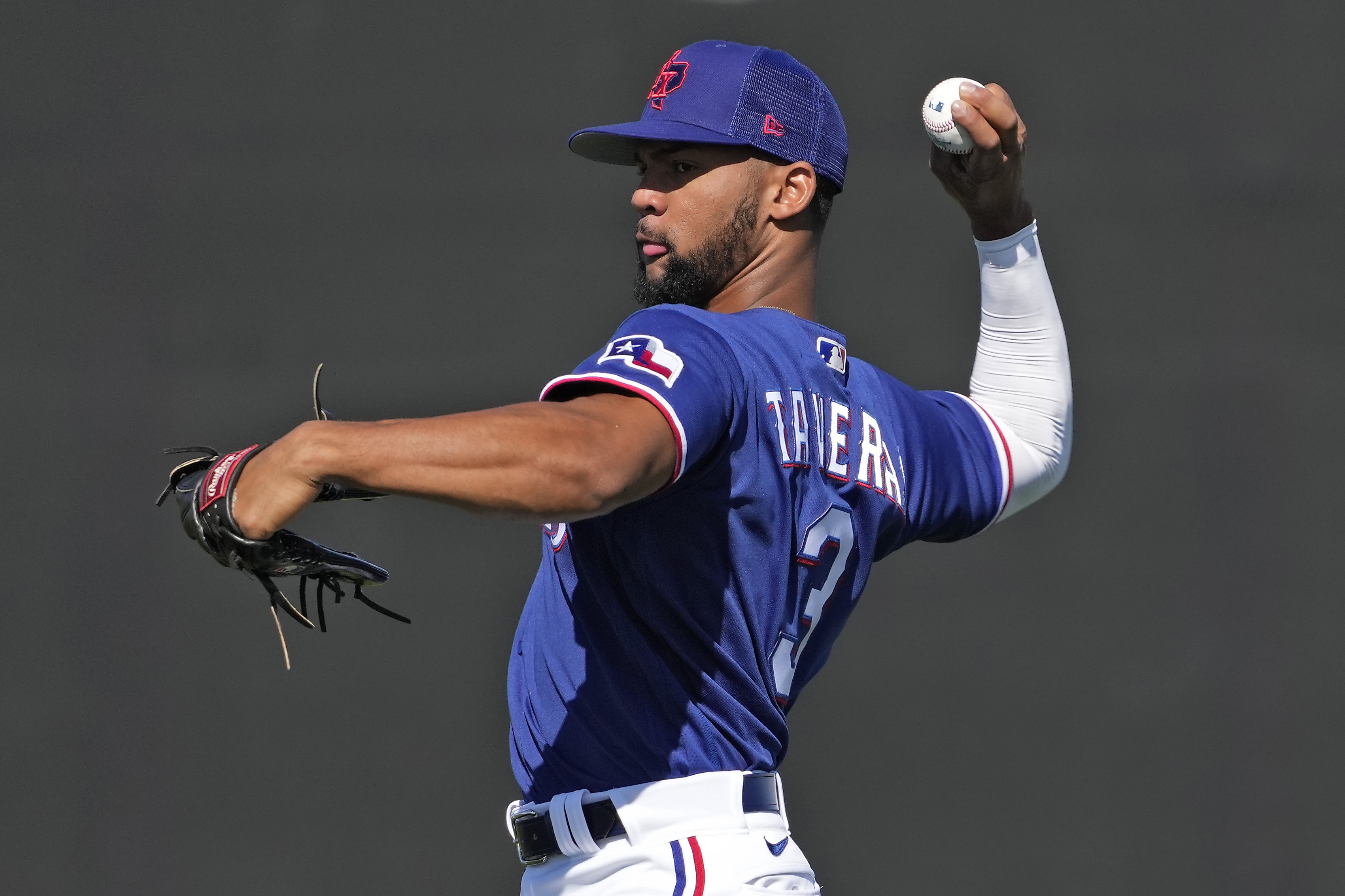 Leody Taveras strains oblique, puts spot on Rangers' opening day roster in  jeopardy