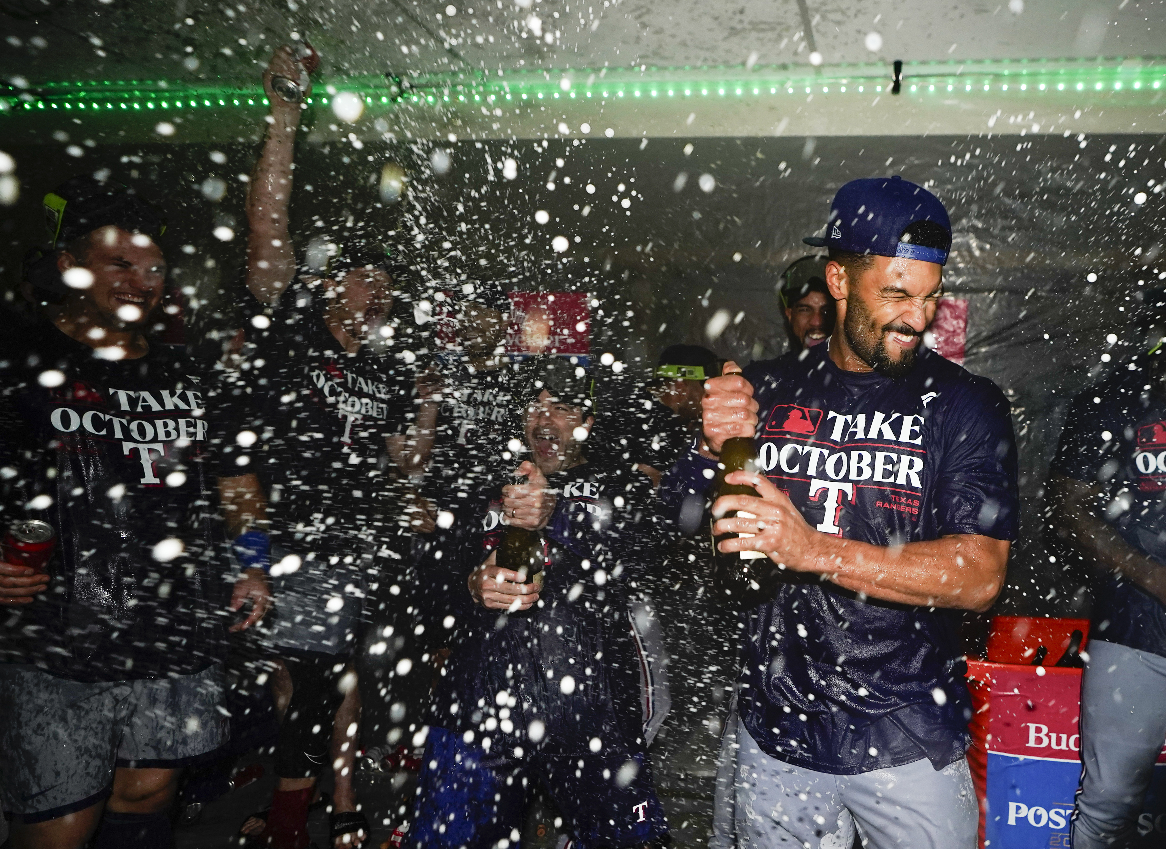 Let's Build Mic Drop Bullpens for the Diamondbacks and Rangers