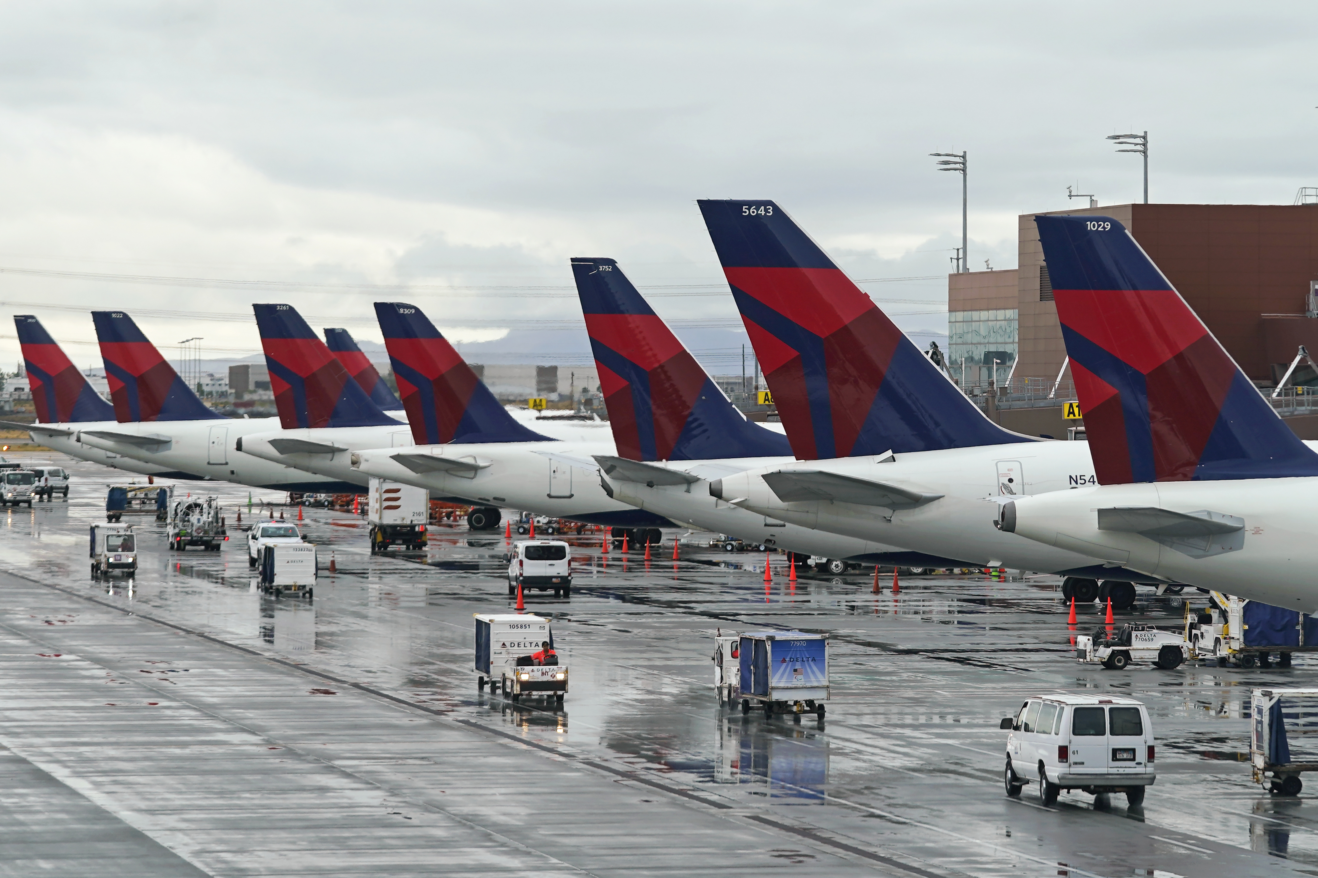 Delta pilots authorize a strike, despite a walkout being unlikely