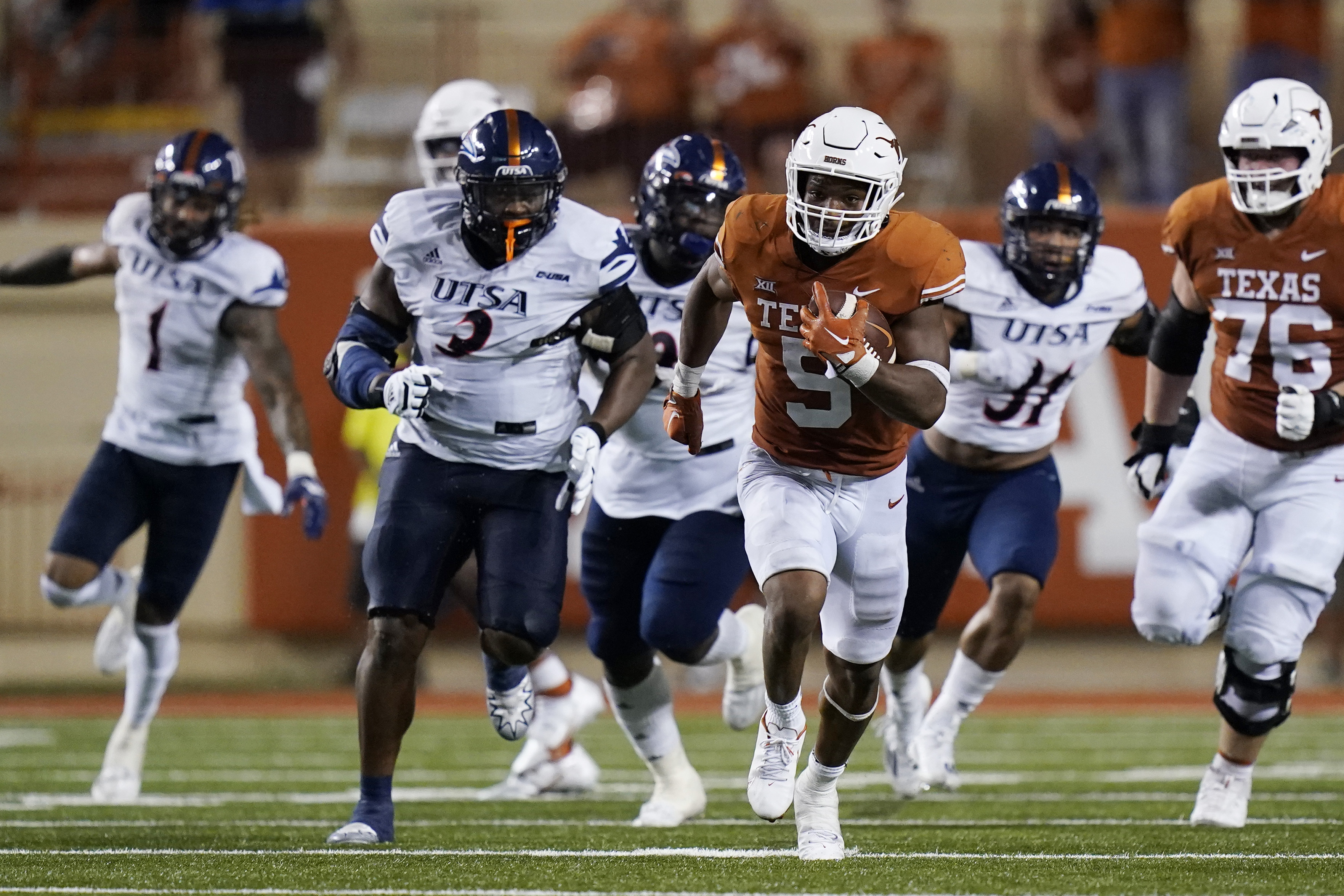 Texas Football on X: Bijan Robinson - Big 12 Offensive Player of the Week  