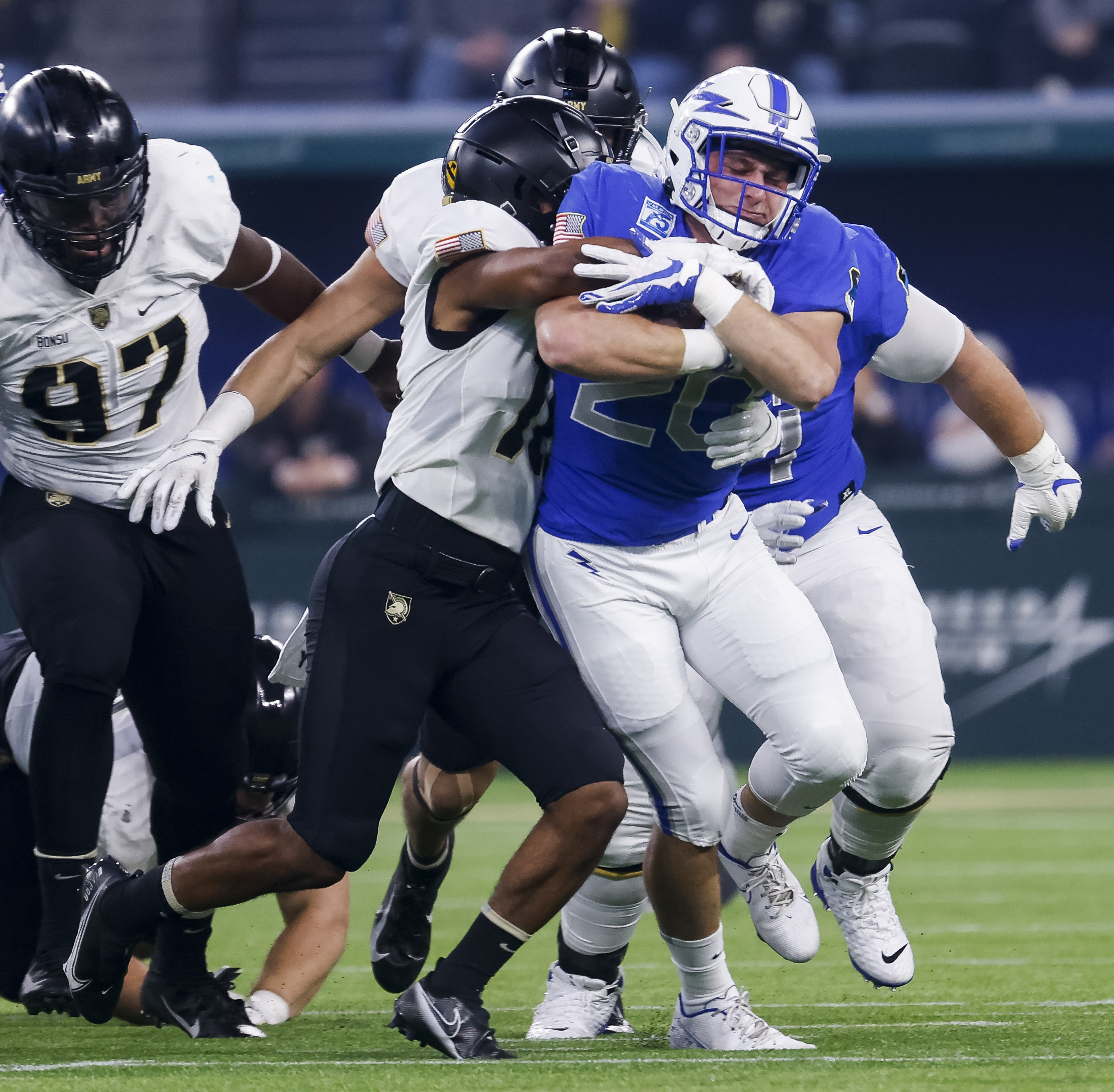 CBS Sports fumbles Air Force graphic in football game against Army