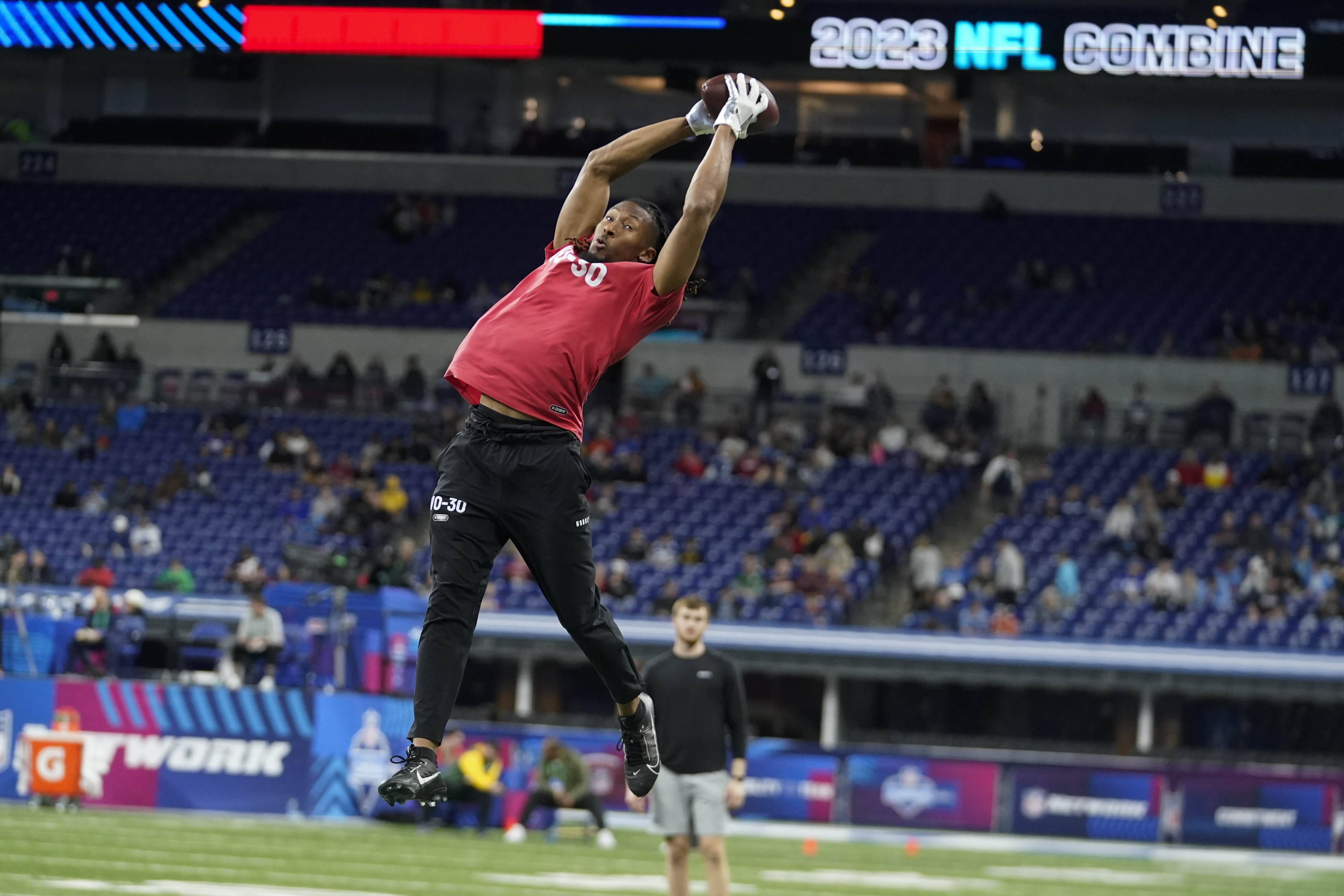 JuJu Smith-Schuster Wouldn't Mind Catching Passes from Dak