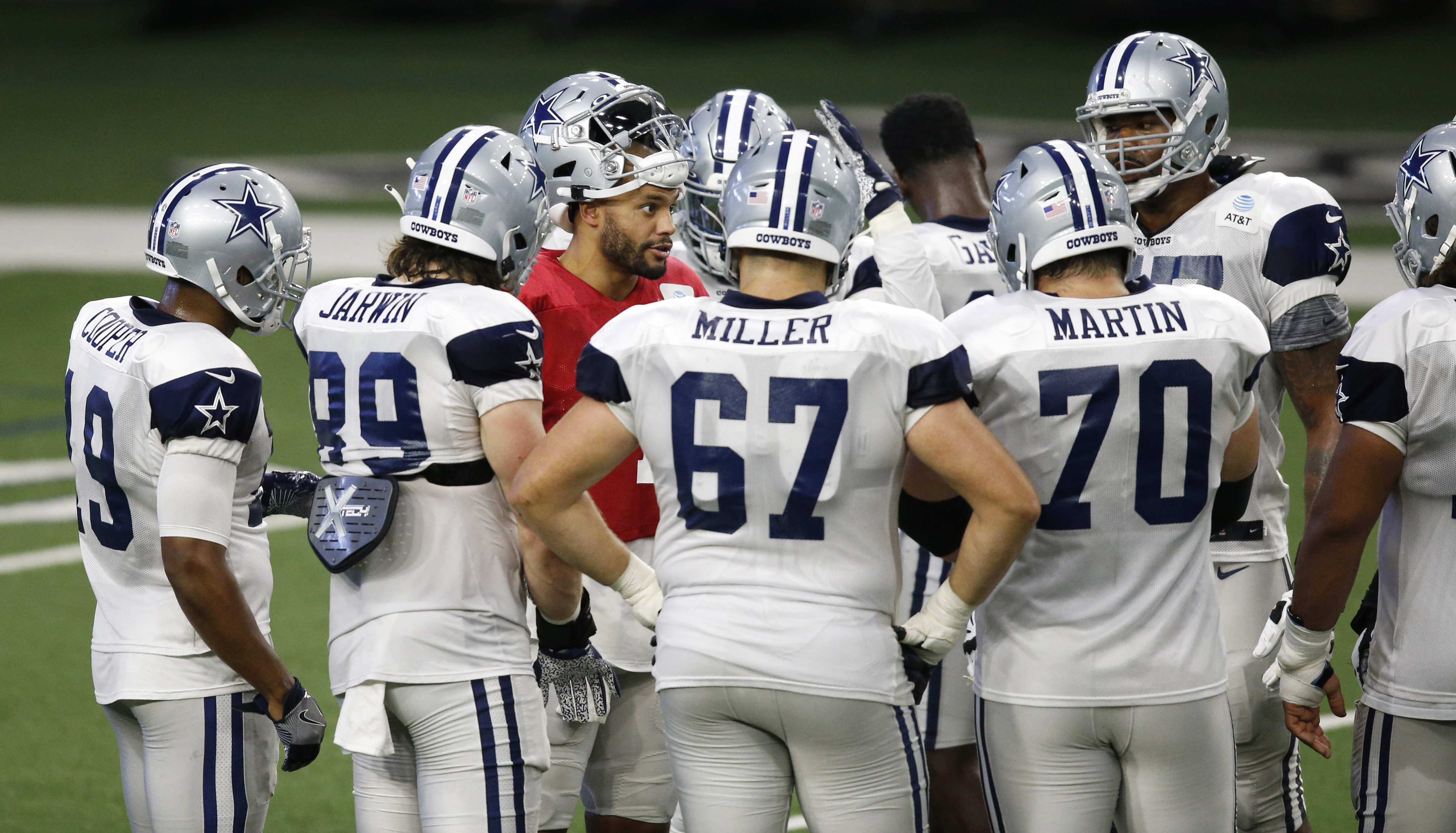 Look: Cowboys offensive lineman rocks a Zeke half-shirt to practice