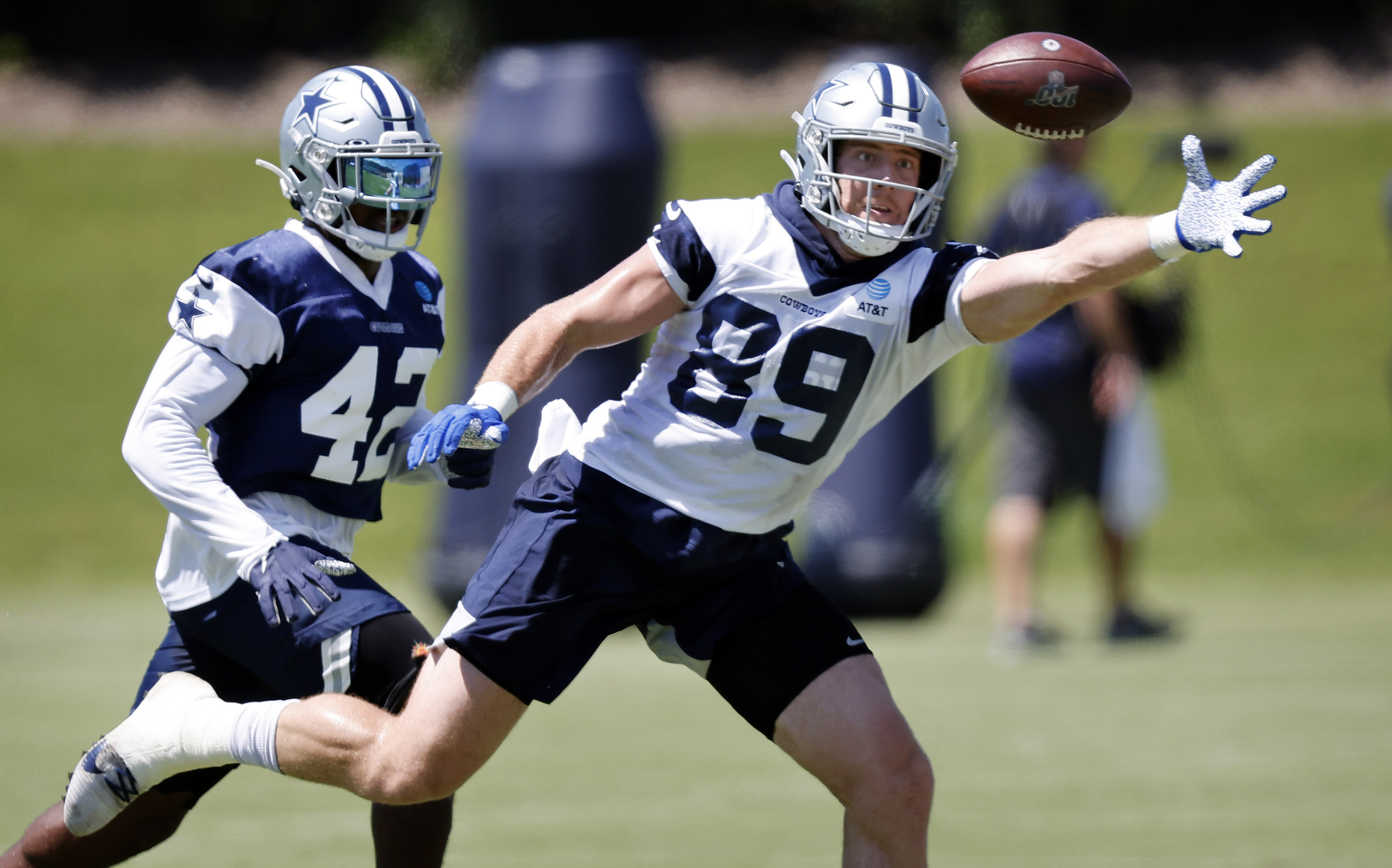 Cowboys 53-man roster projection, 2.0: Who stands out in talented LB group  on the rise?