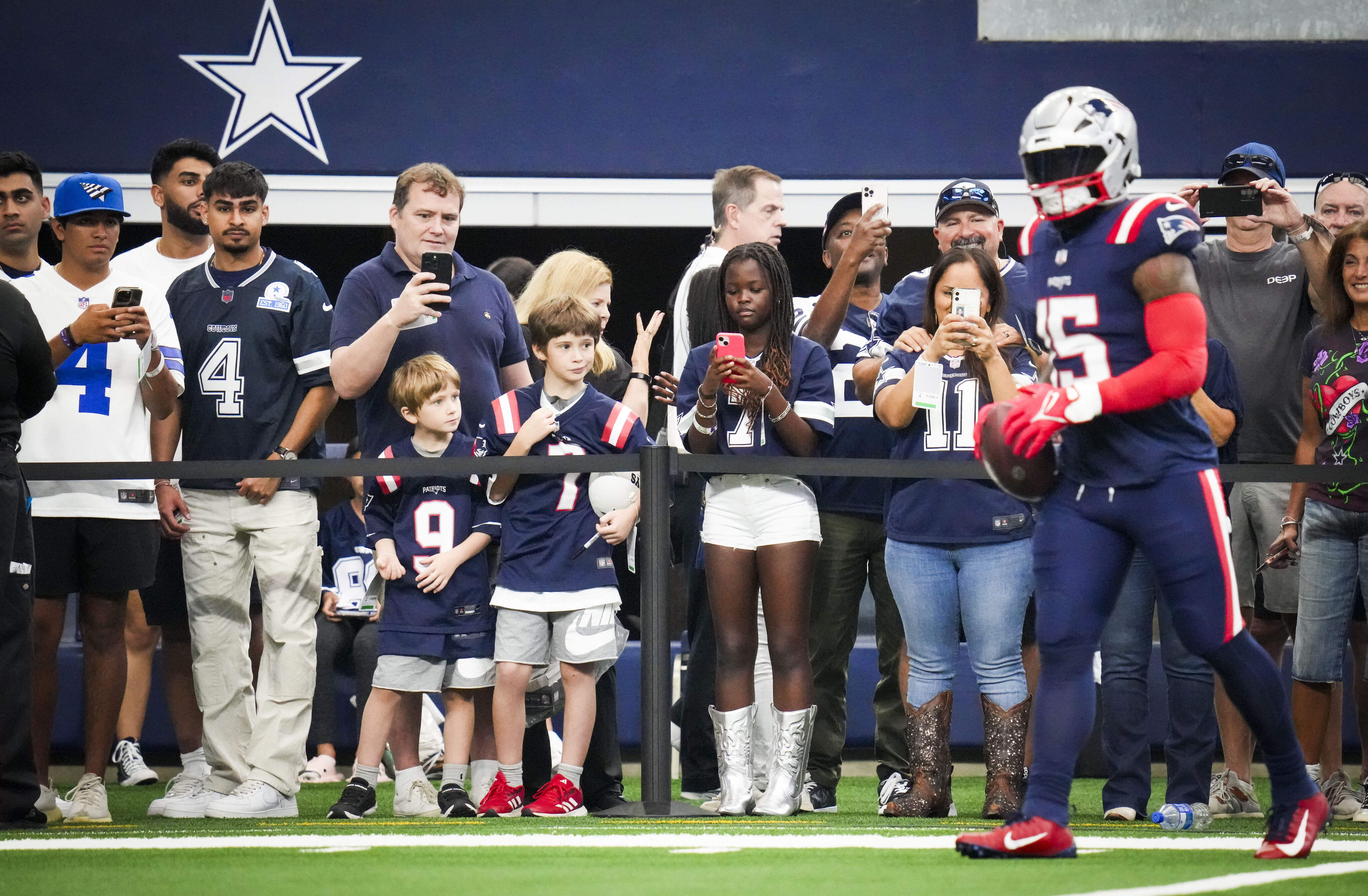 Dak Prescott pulls ultimate teammate move for Hunter Luepke