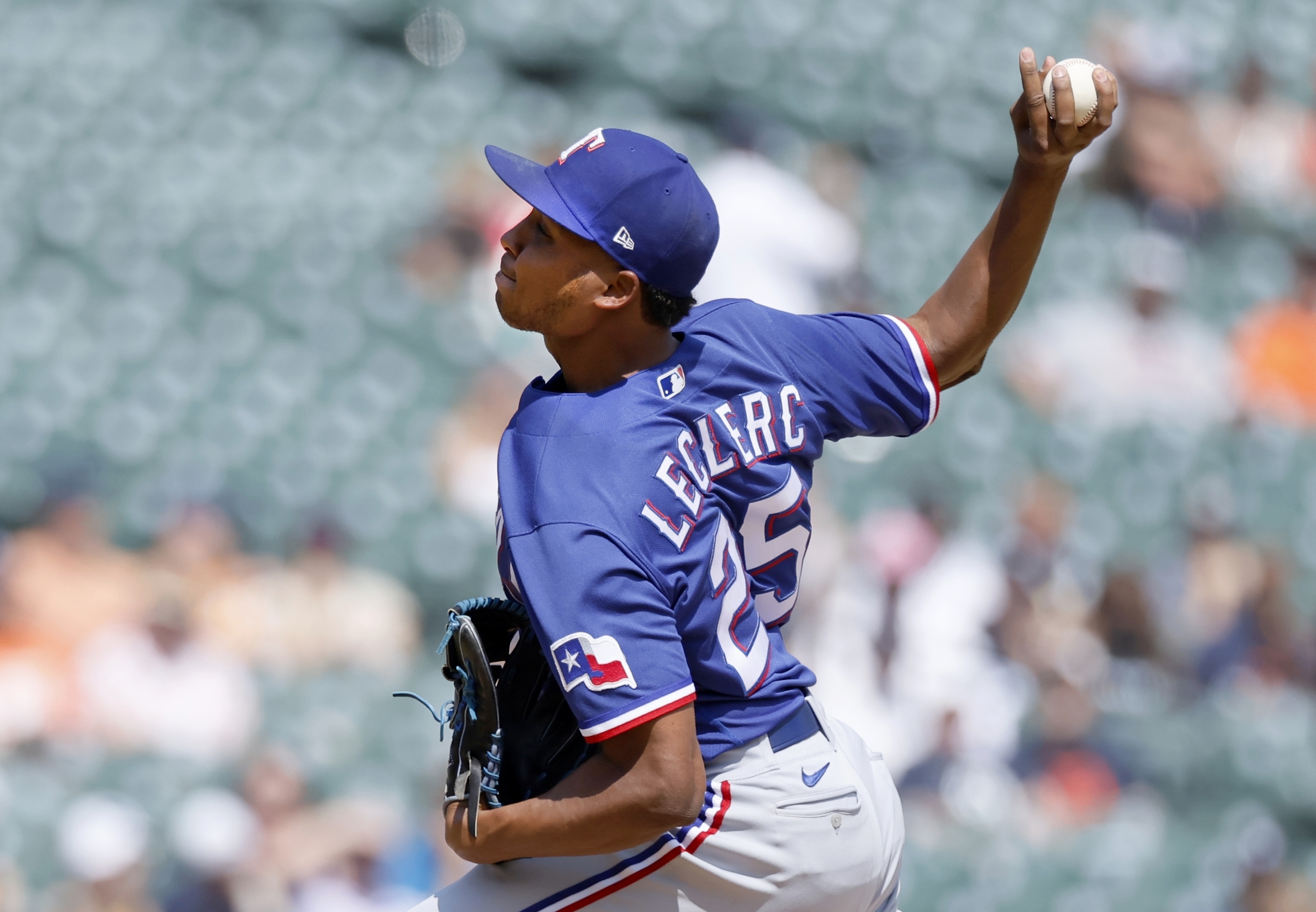 Corey Seager, Josh Sborz lead Rangers past Mariners 