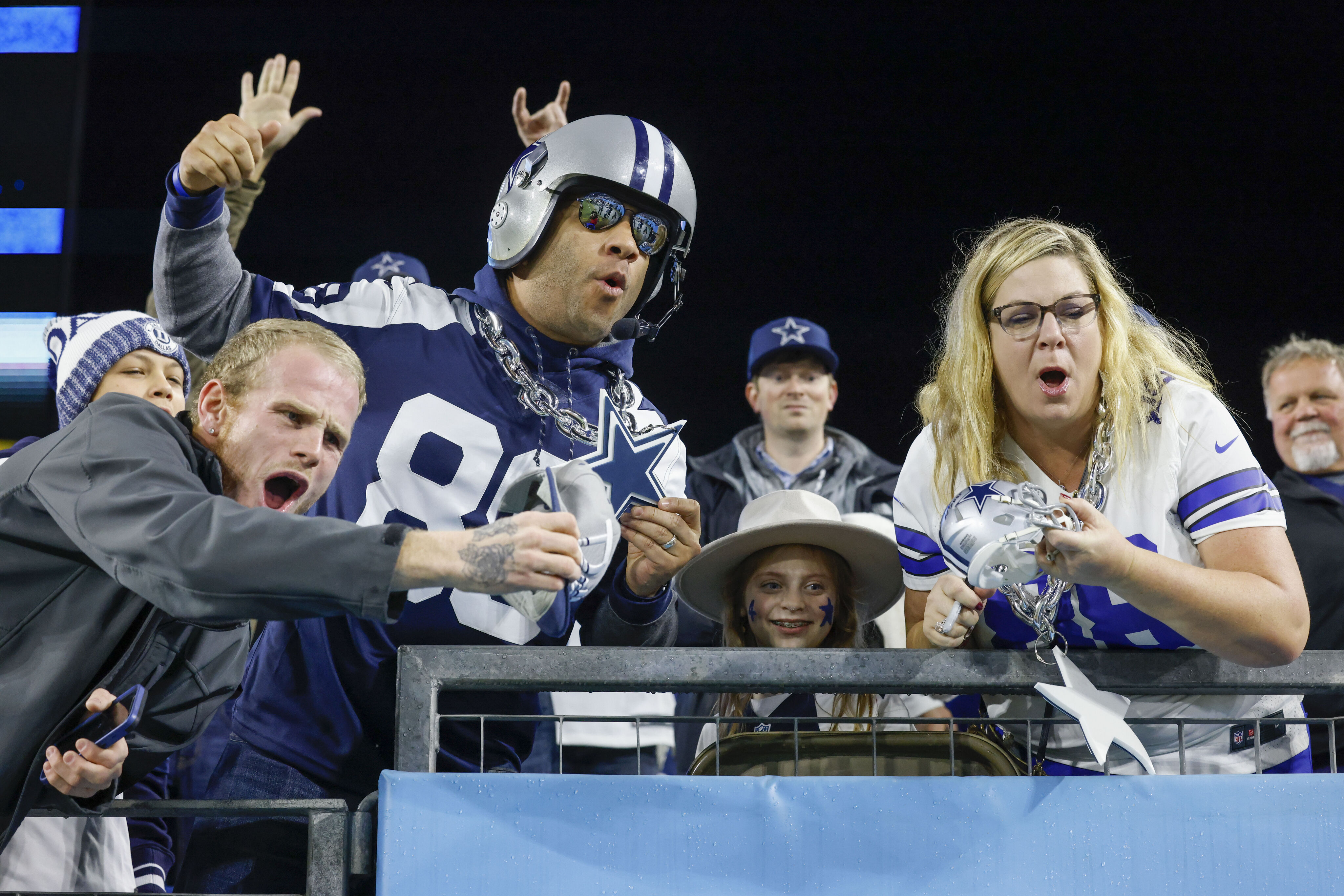 AT&T Stadium to host free Dallas Cowboys watch party Sunday