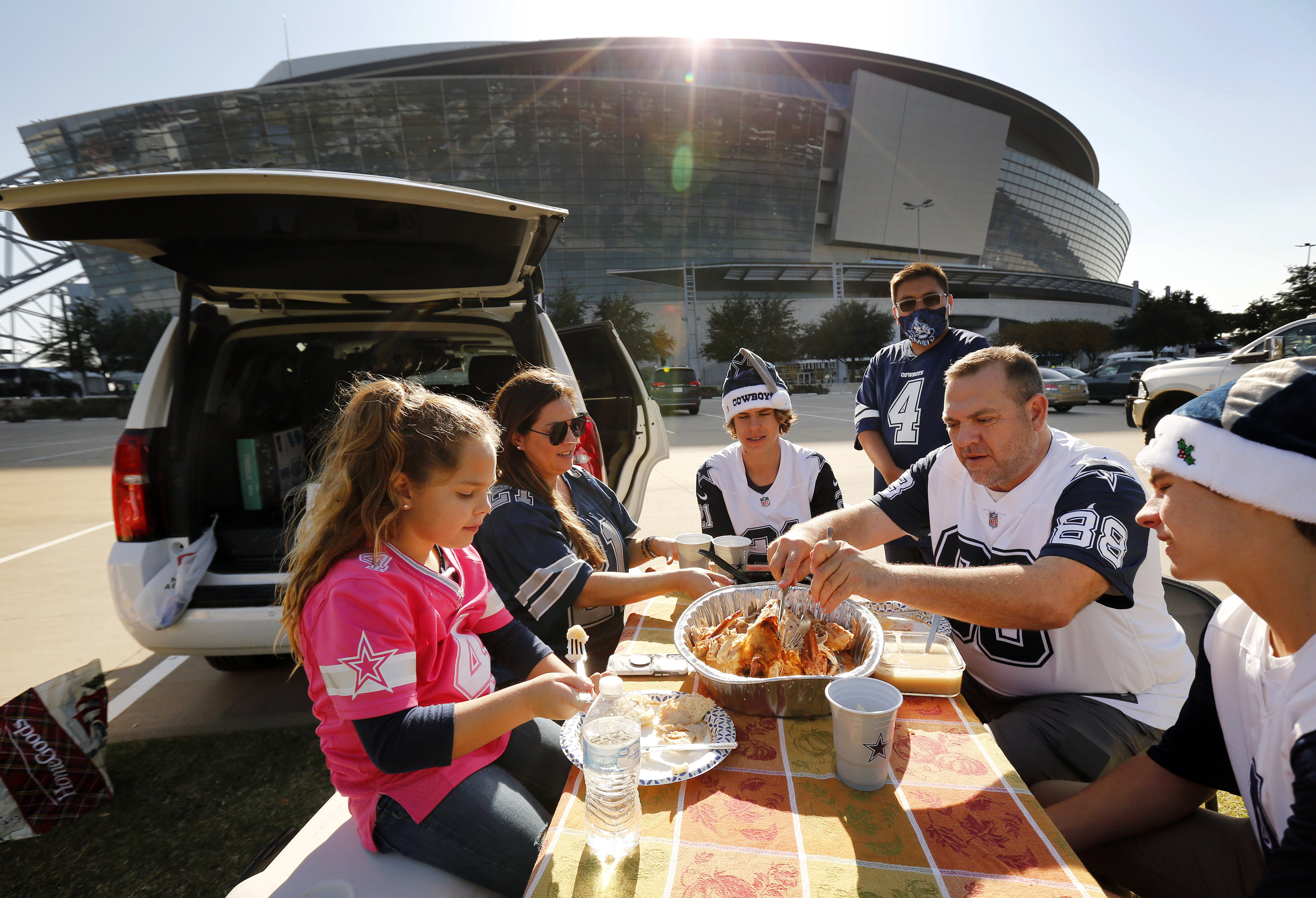Por qué los Dallas Cowboys juegan en su casa en Thanksgiving desde 1966