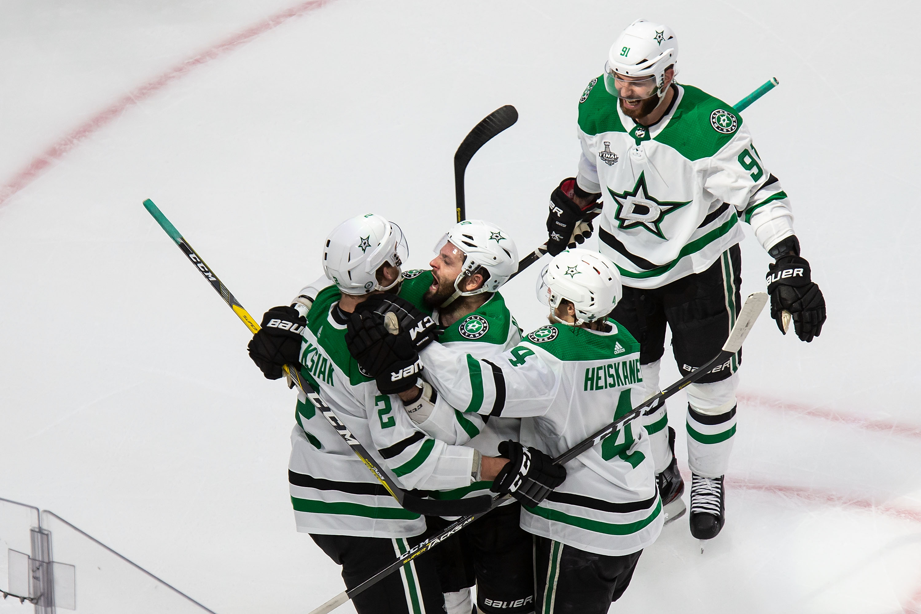 Tampa Bay Lightning beat Dallas Stars in Game 6 to claim Stanley Cup, Stanley Cup