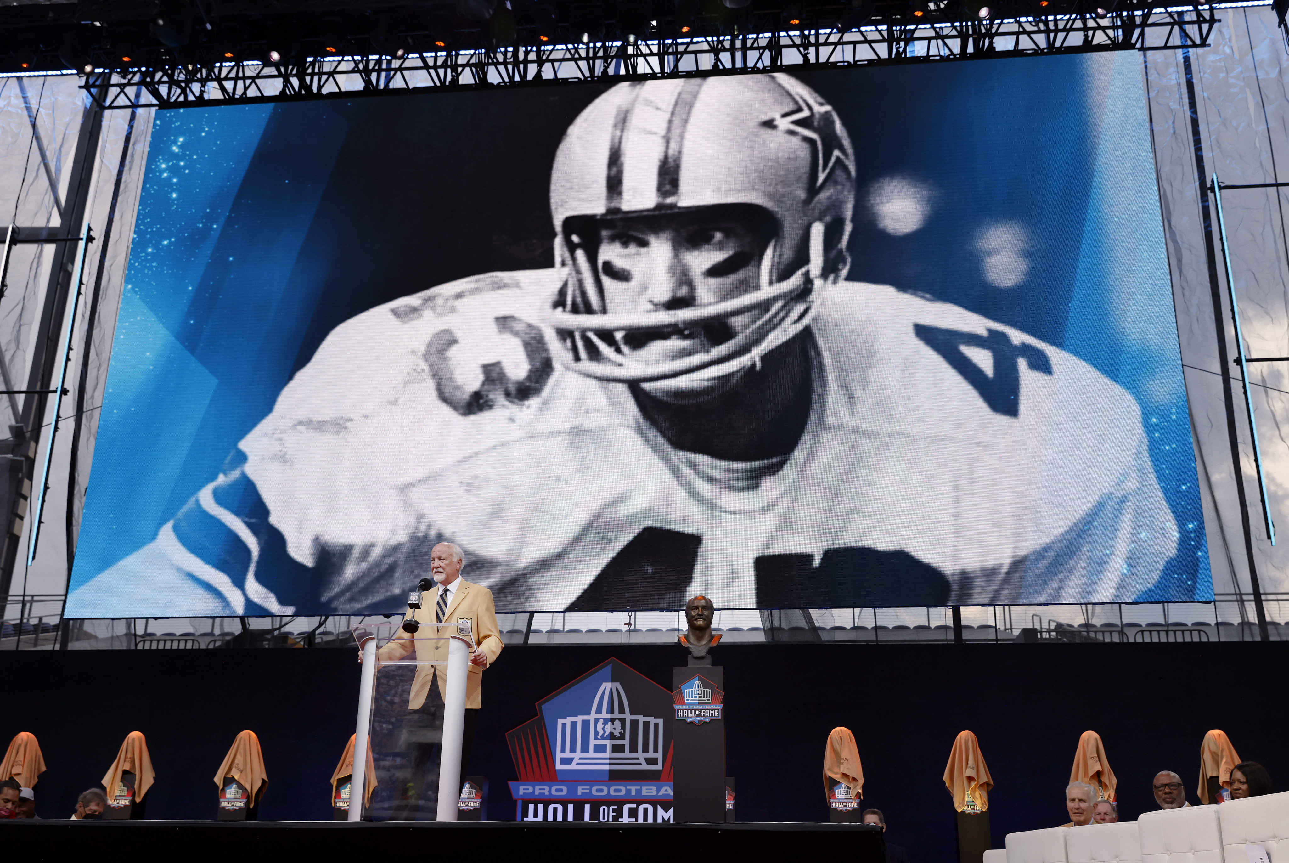 A year after breaking his heart, Pro Football Hall of Fame opens its doors  to Cowboys legend Drew Pearson