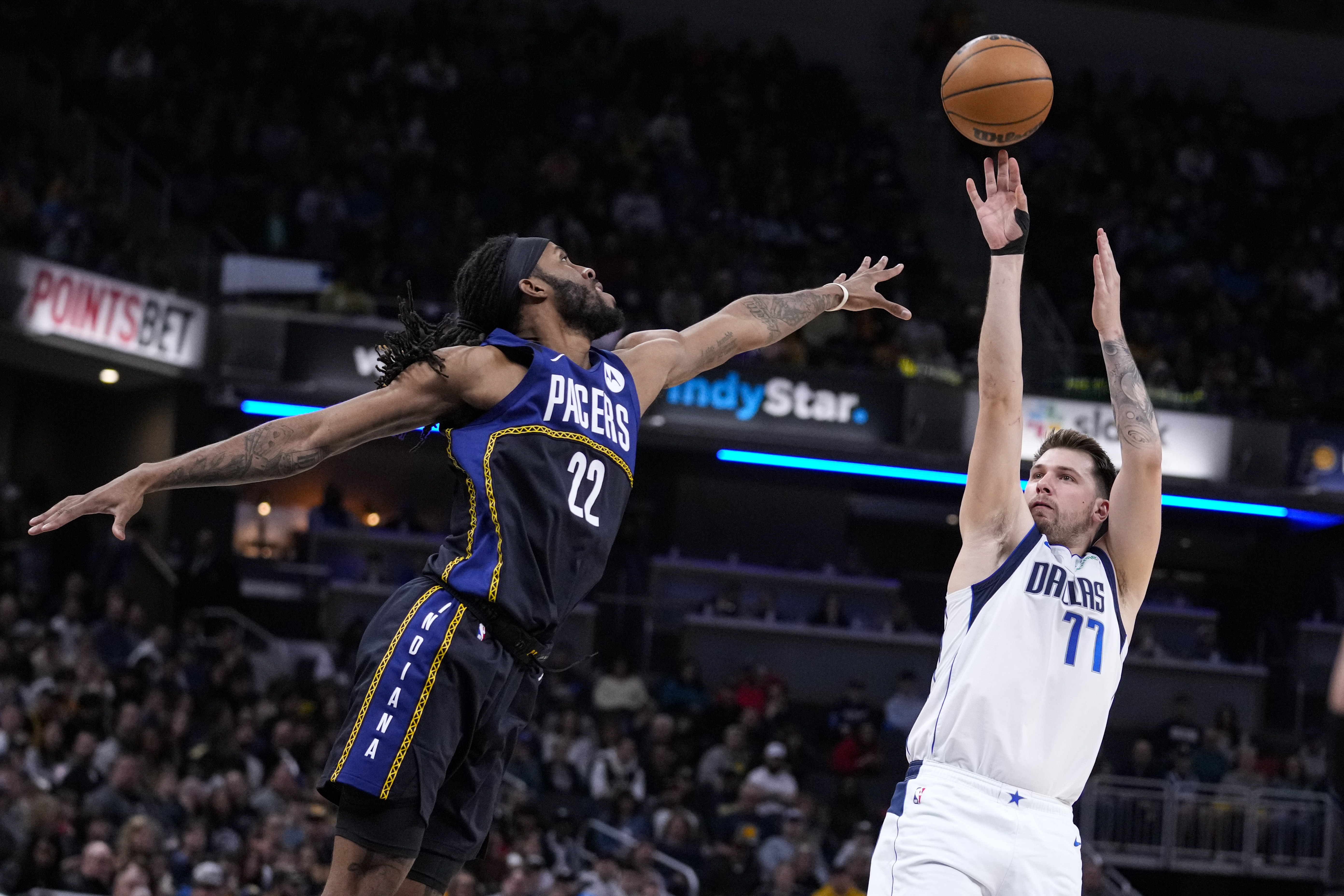 Indianapolis airport: Fans can't actually play on the basketball court