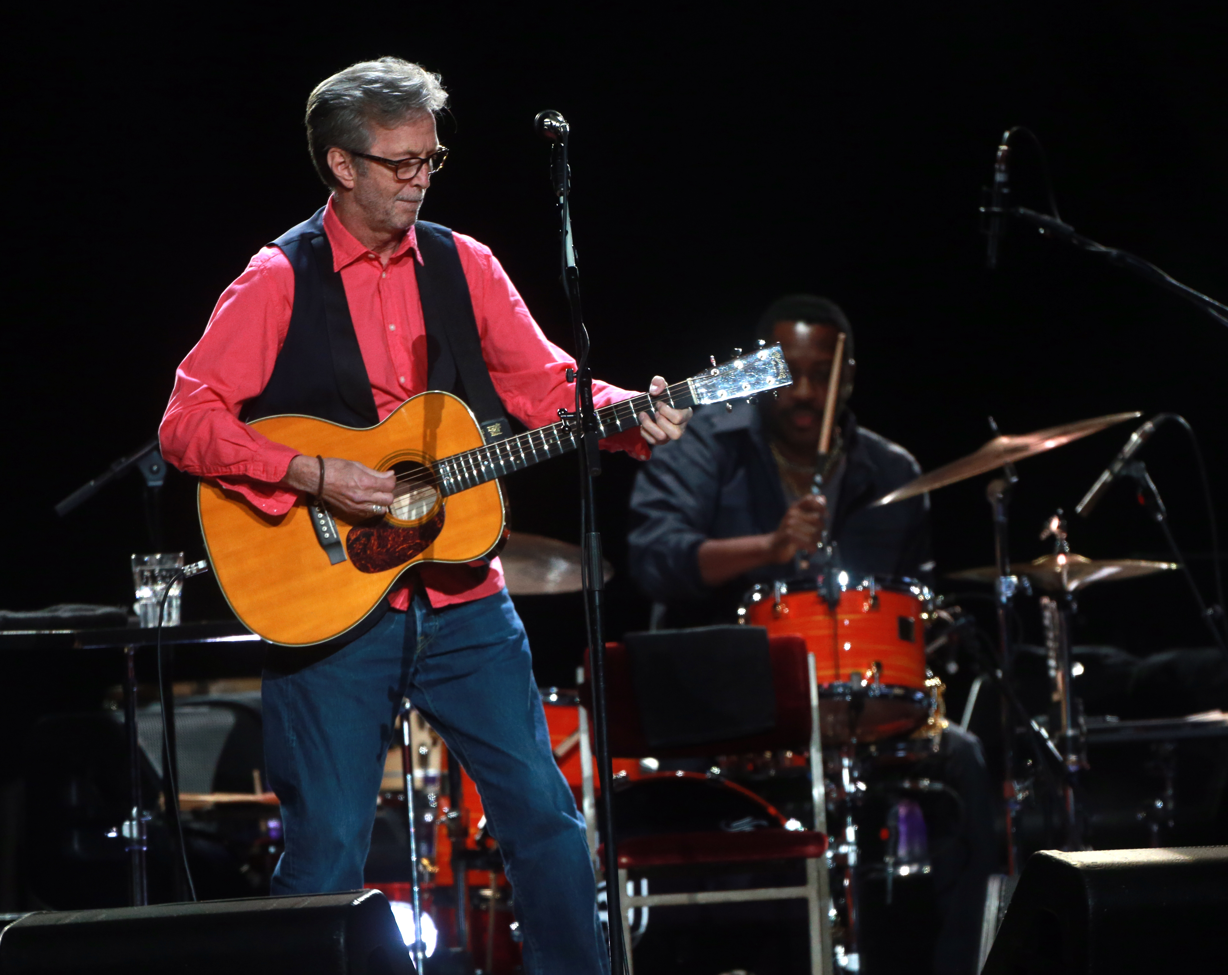 Eric Clapton opens U.S. tour with lean, classy Fort Worth set