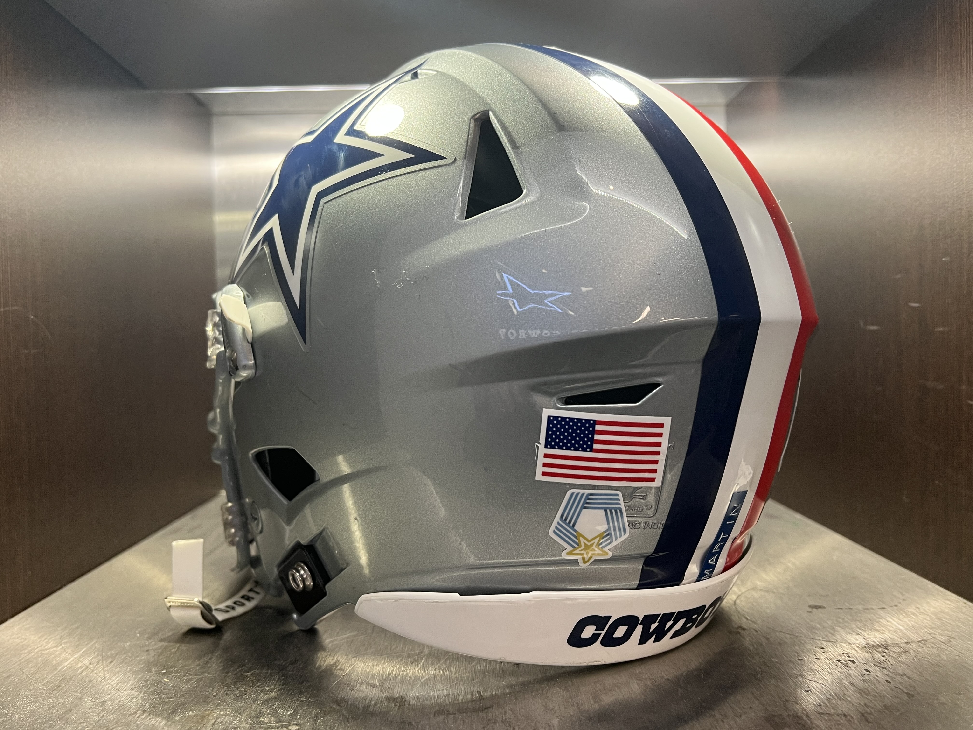 Cowboys to Wear Throwback Helmet Sunday to Honor Service Members, Medal of  Honor Recipients – NBC 5 Dallas-Fort Worth