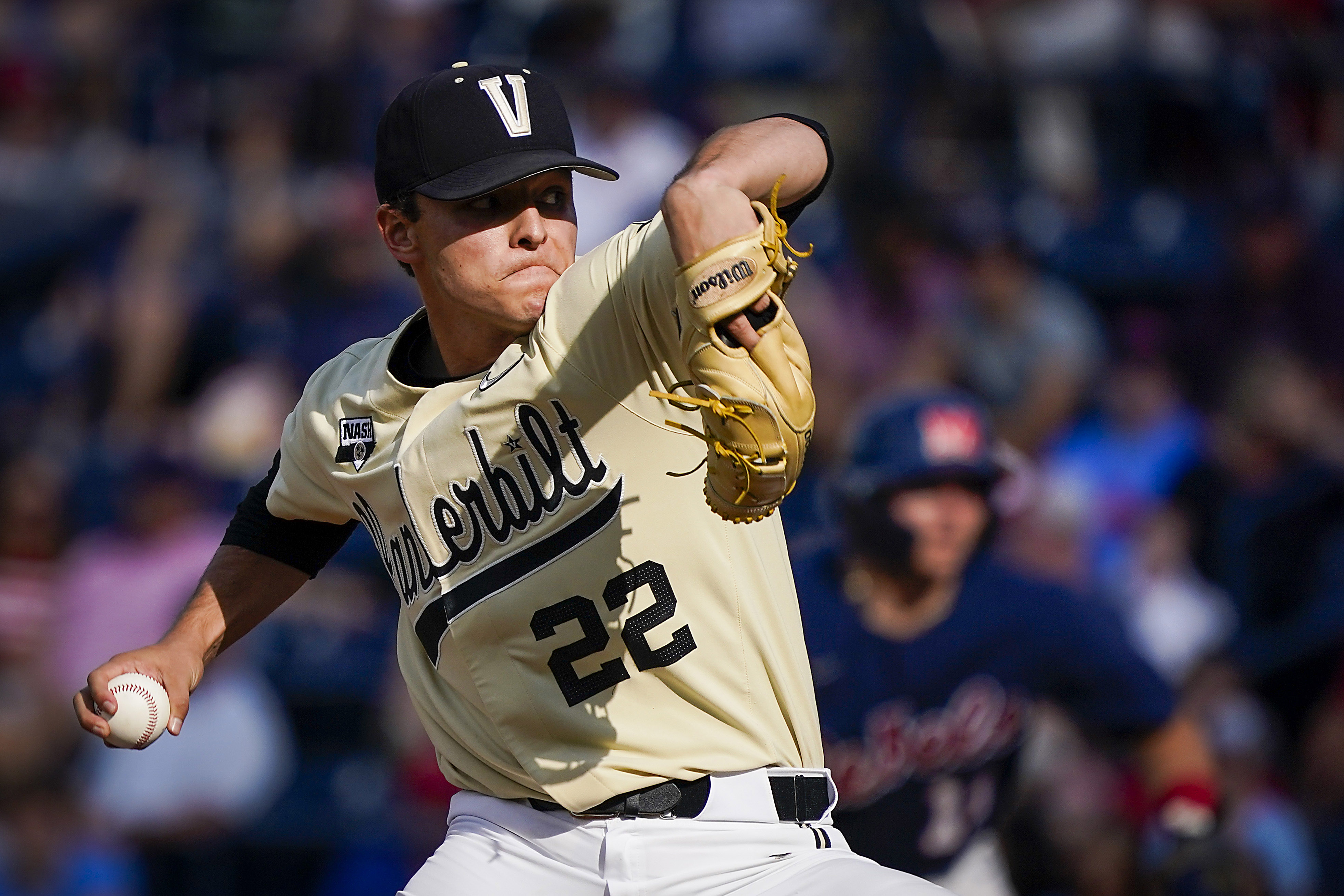 Pirates draft Louisville C Davis at No. 1, Leiter to Texas