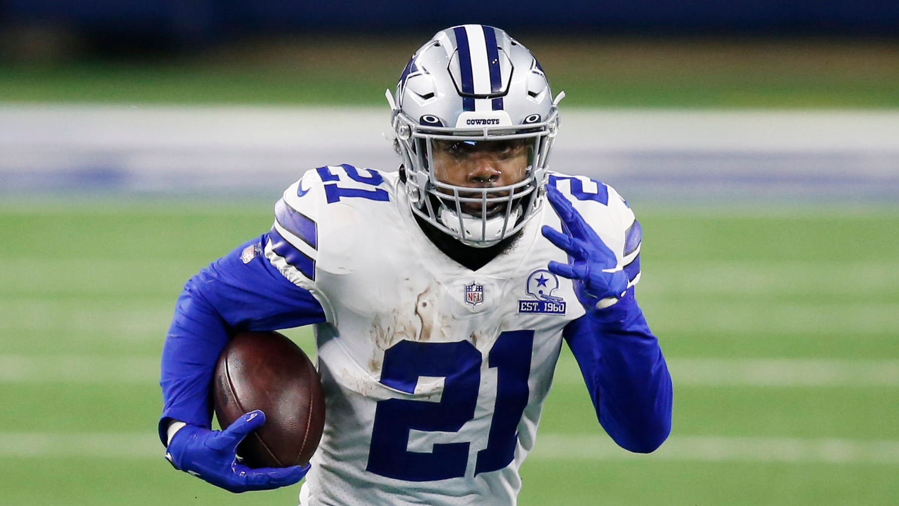 Jerry Jones again compares RBs Ezekiel Elliott, Tony Pollard