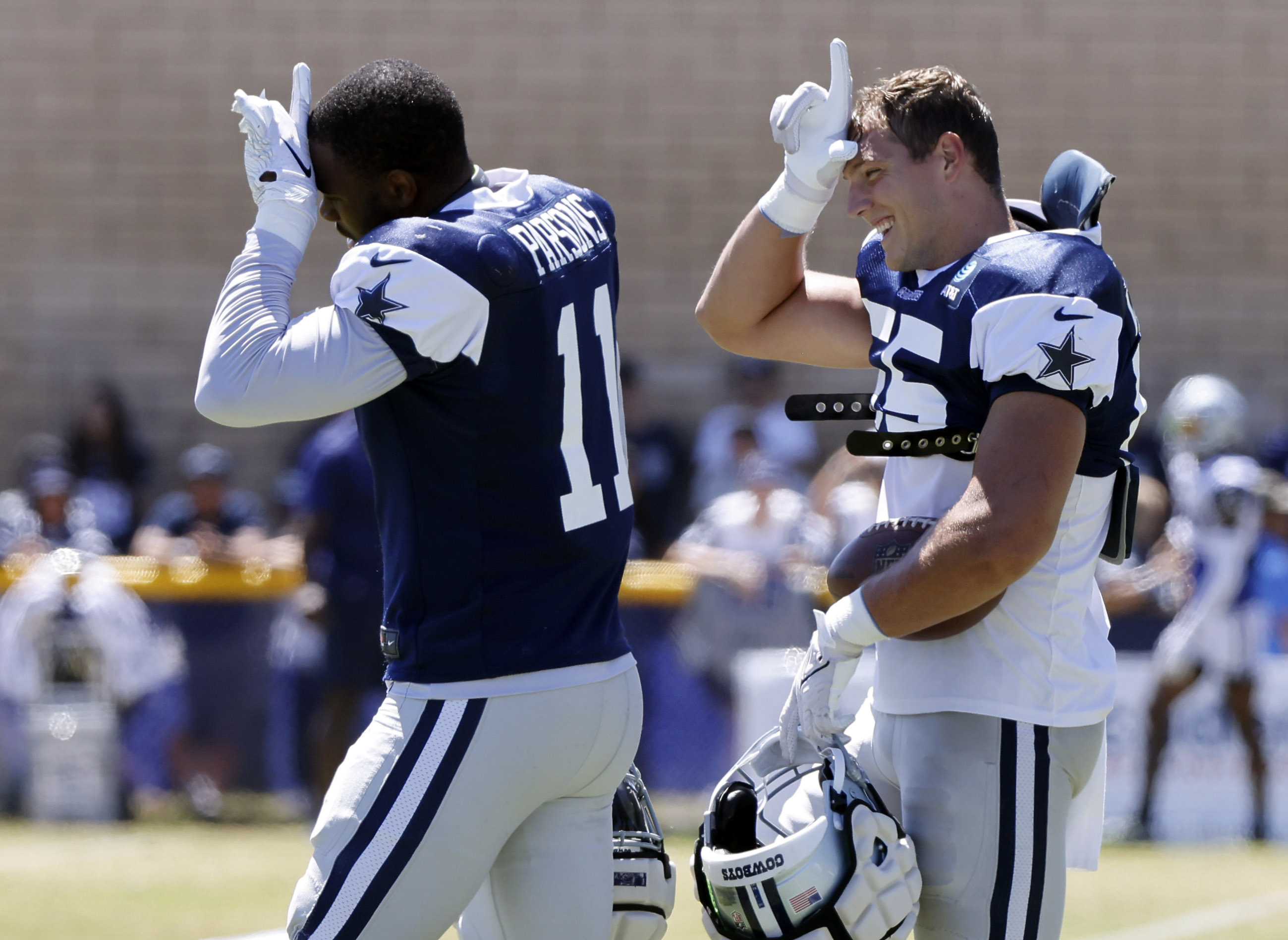 Cowboys camp photos: Hold the L! Leighton Vander Esch and Micah