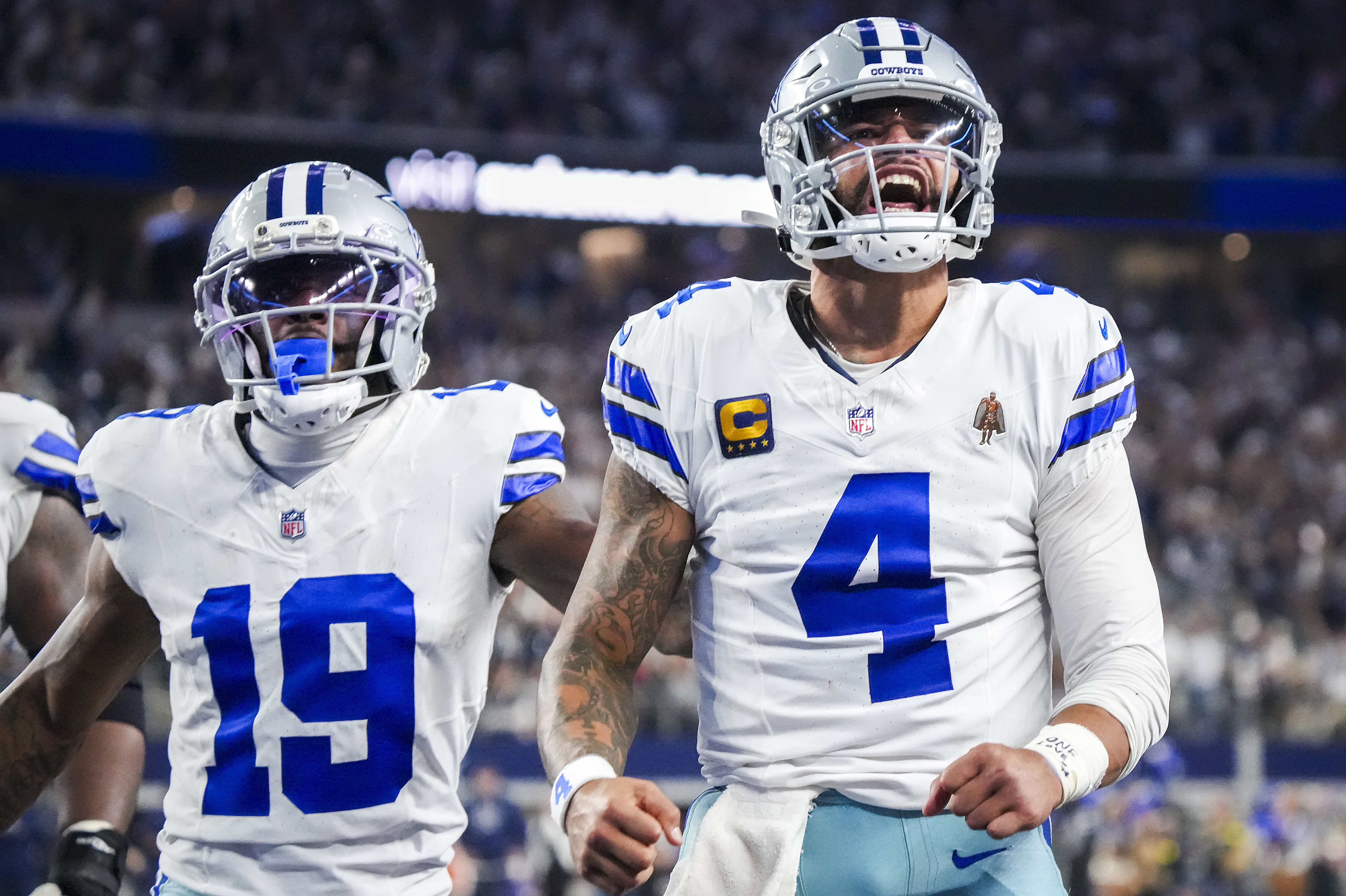 Cowboys QB Dak Prescott shakes off interception, conjures up his own Mahomes-like magic