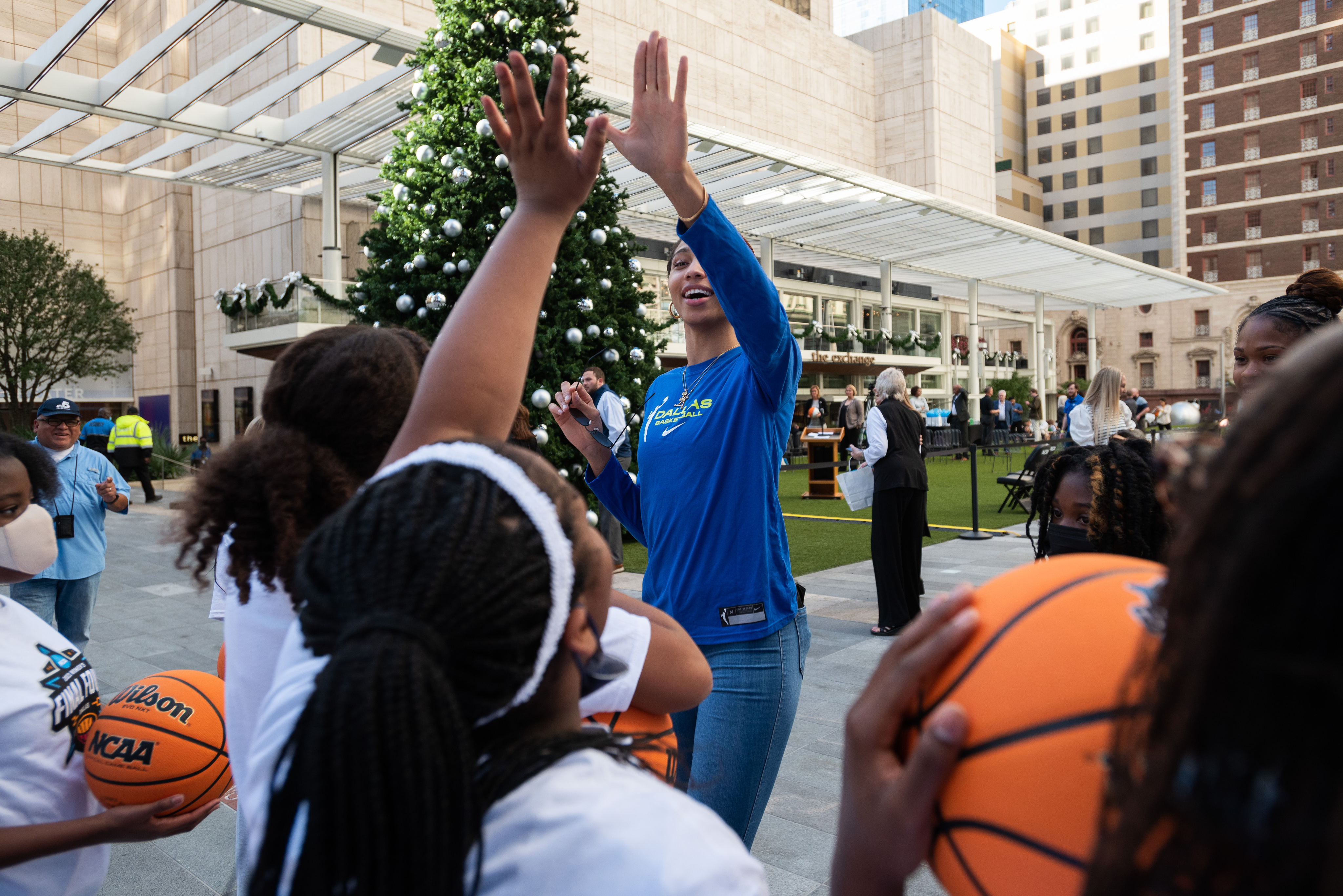 NCAA unveils 2023 Women's Final Four Logo for Dallas –