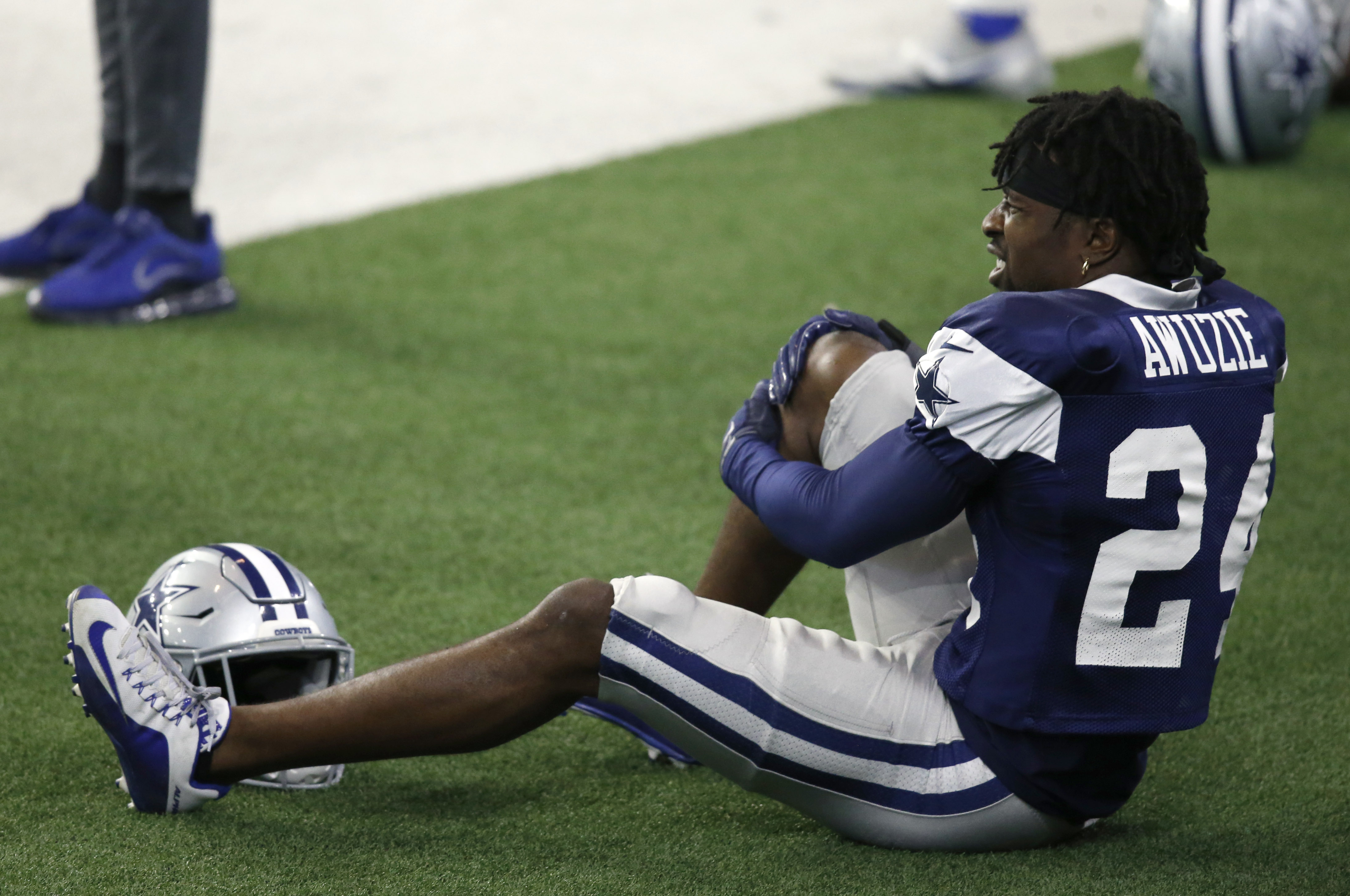 Dallas Cowboys cornerback Trevon Diggs picks up apparent leg injury during  practice