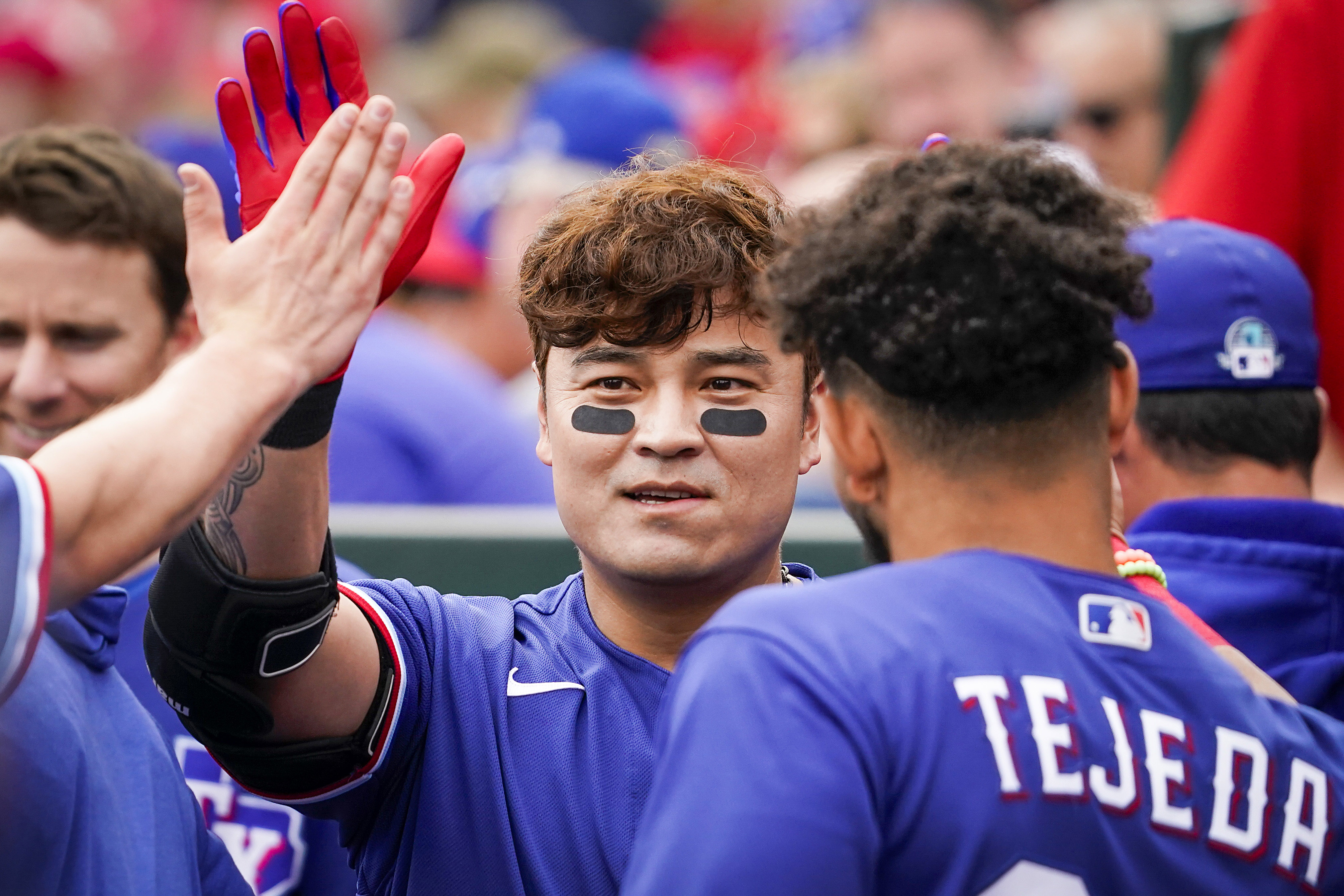 Cover Story: Why Texas Rangers' Outfielder Shin-Soo Choo Will Never Give Up  - Character Media