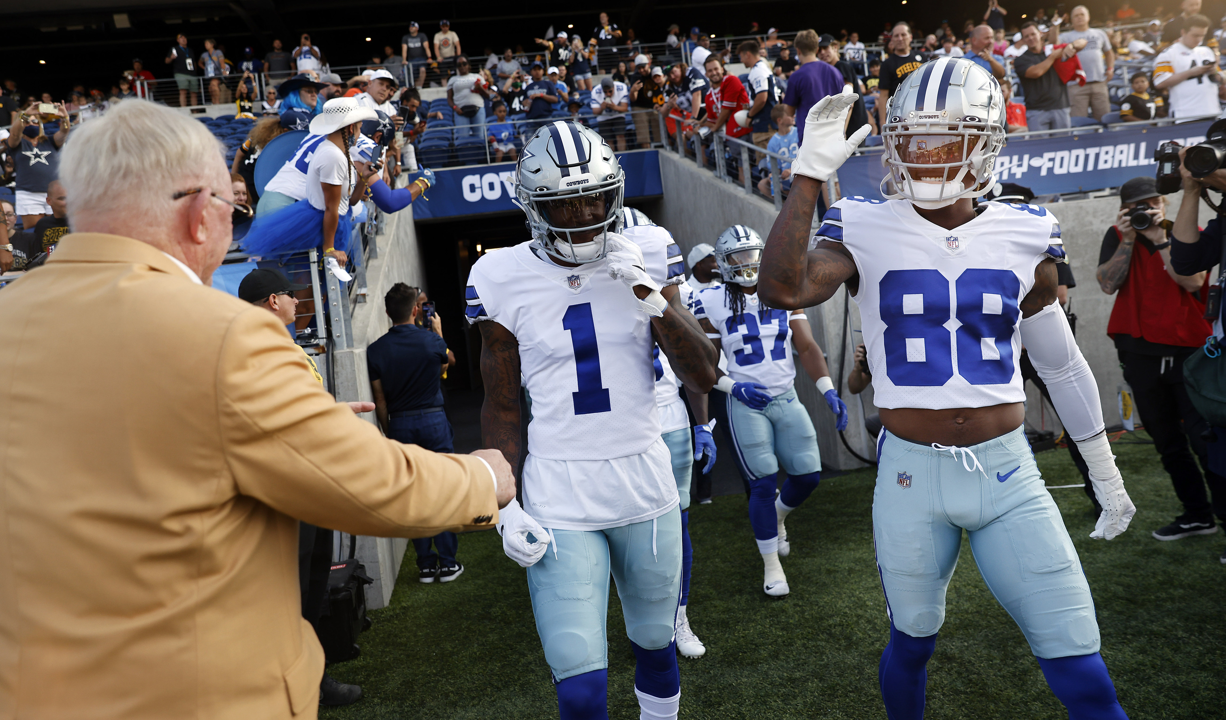 Football's back: Steelers beat Cowboys in NFL preseason opener