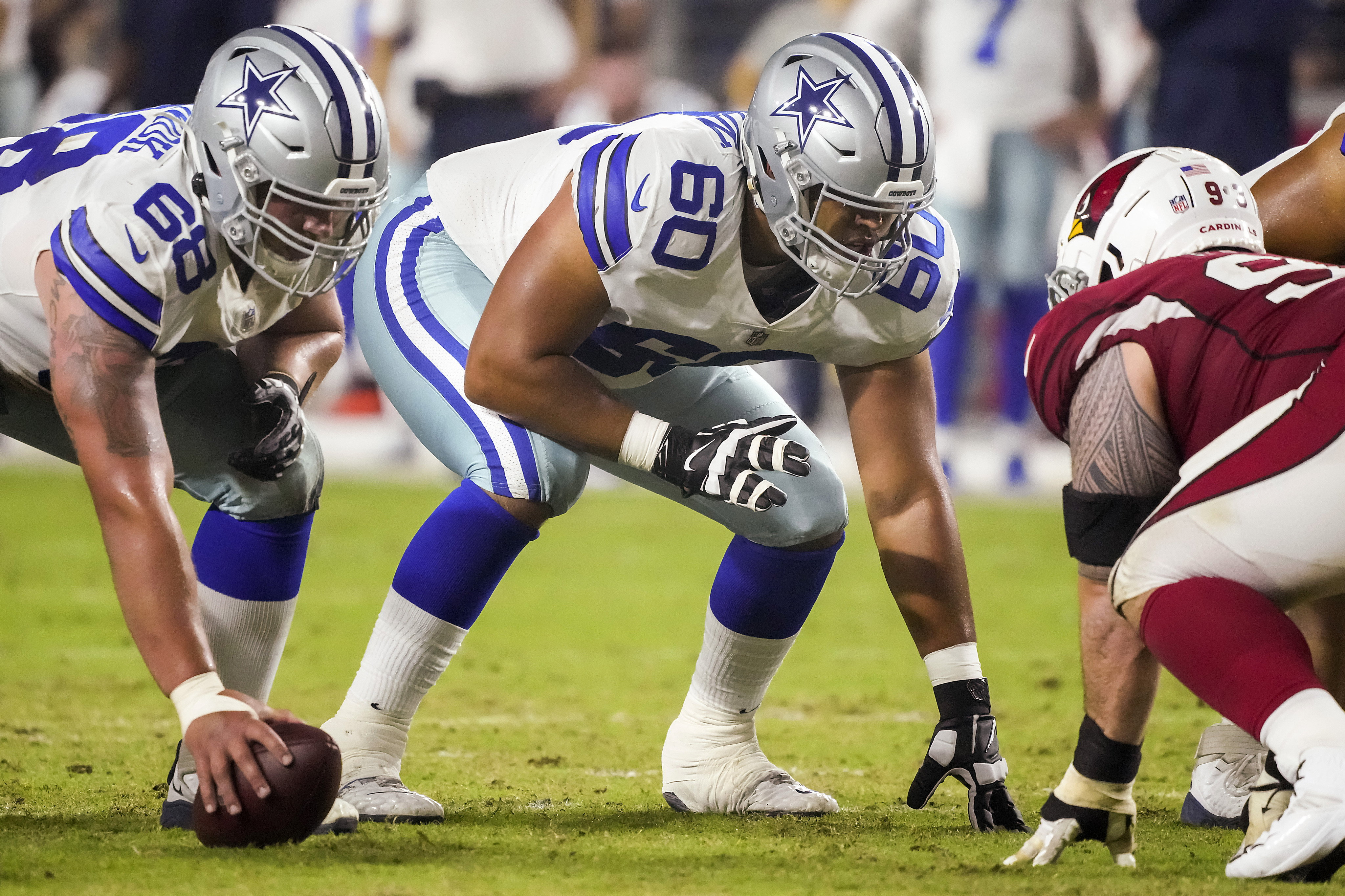 Isaac Alarcón es cortado por los Cowboys pero permanecerá en la