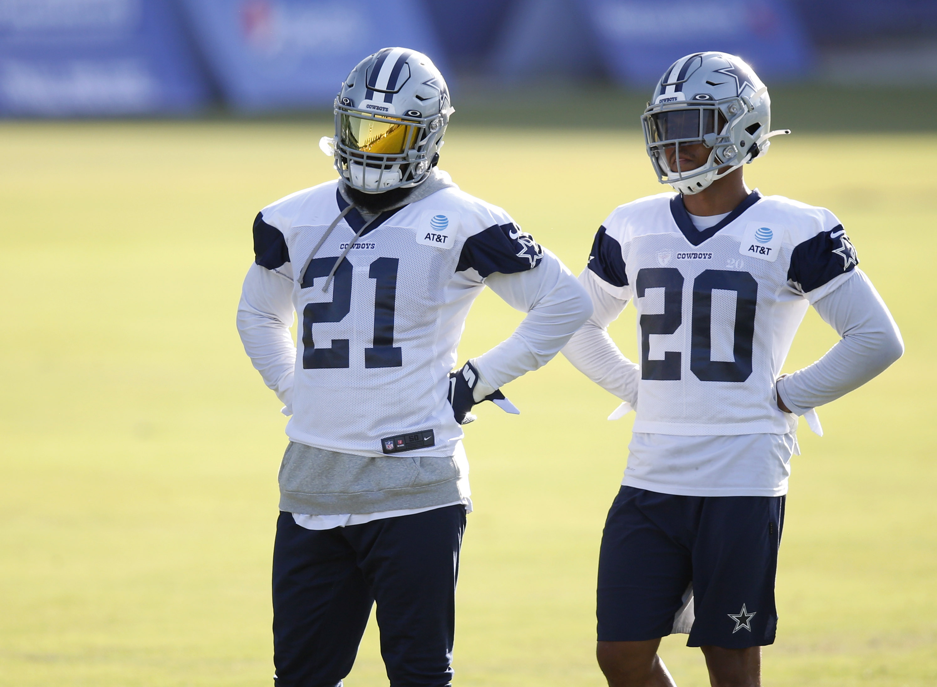 Cowboys RB Ezekiel Elliott on borrowed time, could play elsewhere in 2023 -  Buffalo Rumblings