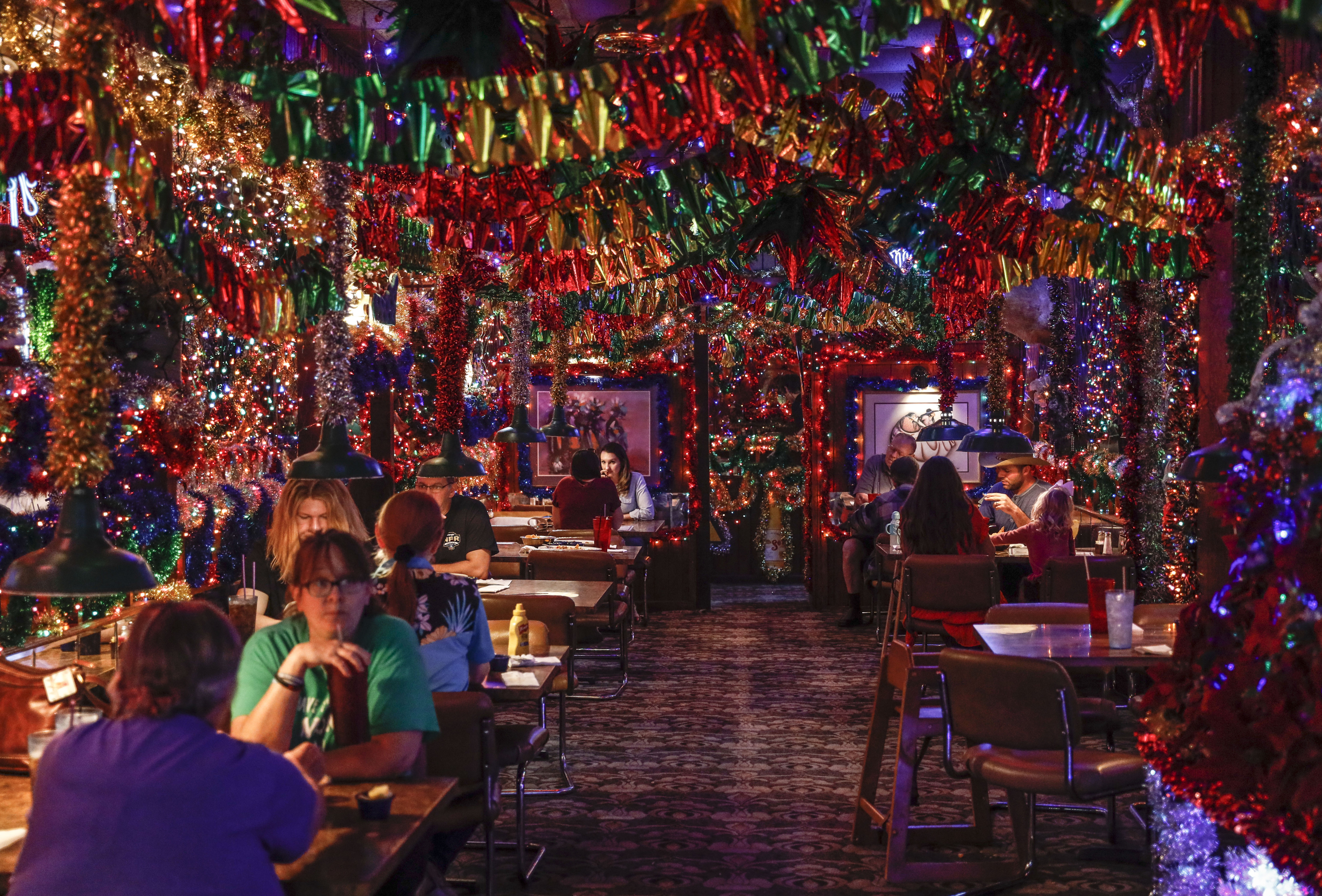 6 Dallas-Fort Worth restaurants with Christmas decorations you ...