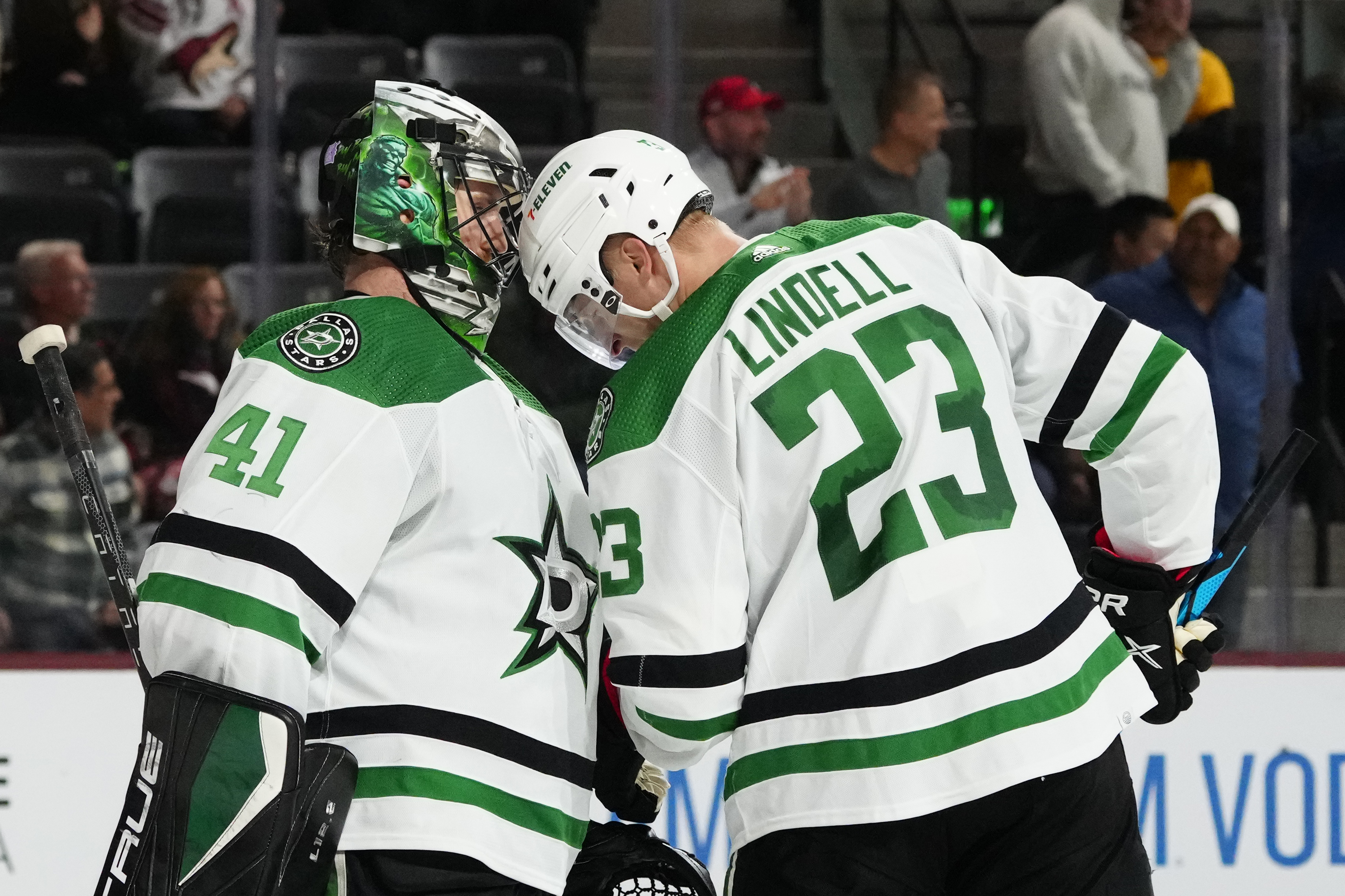 Stars' goalie Jake Oettinger exits game with injury in loss to Rangers
