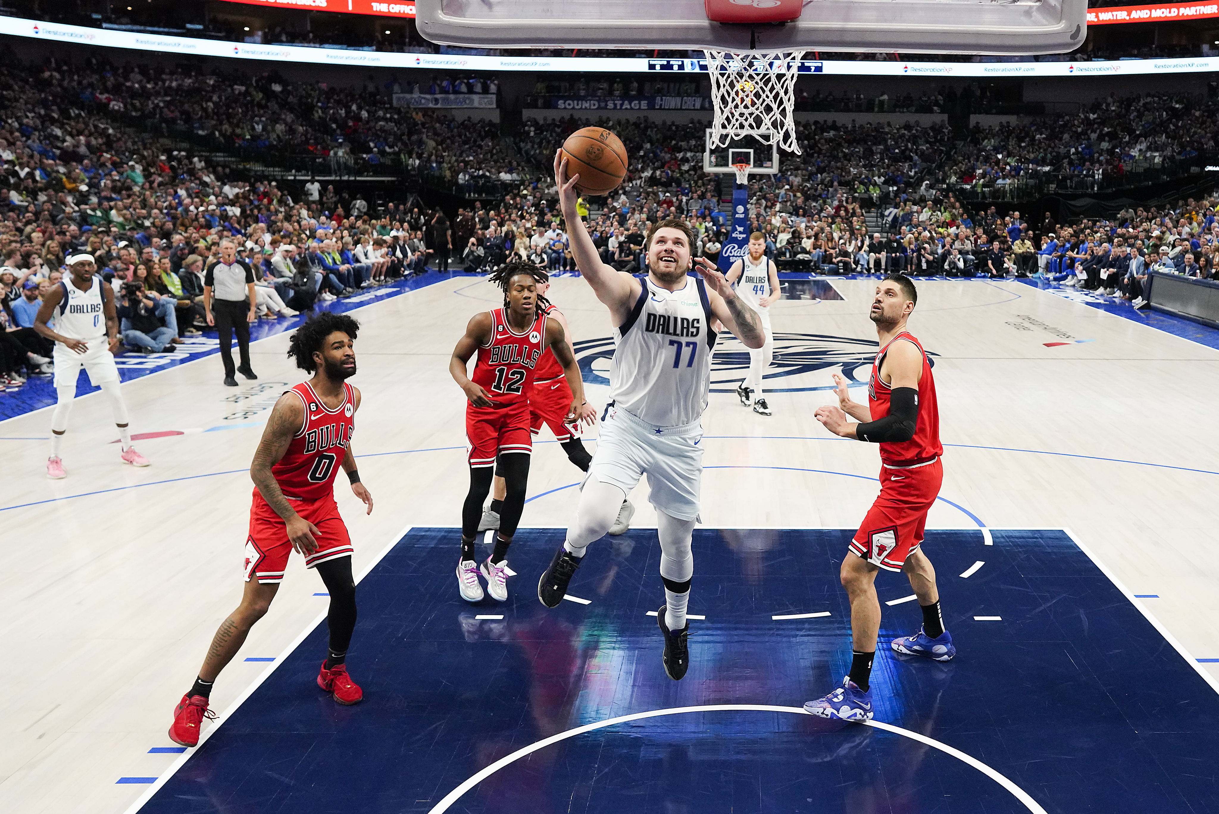 Travis Scott, Reggie Jackson, Luka Doncic turn out for Rangers-Astros game 4