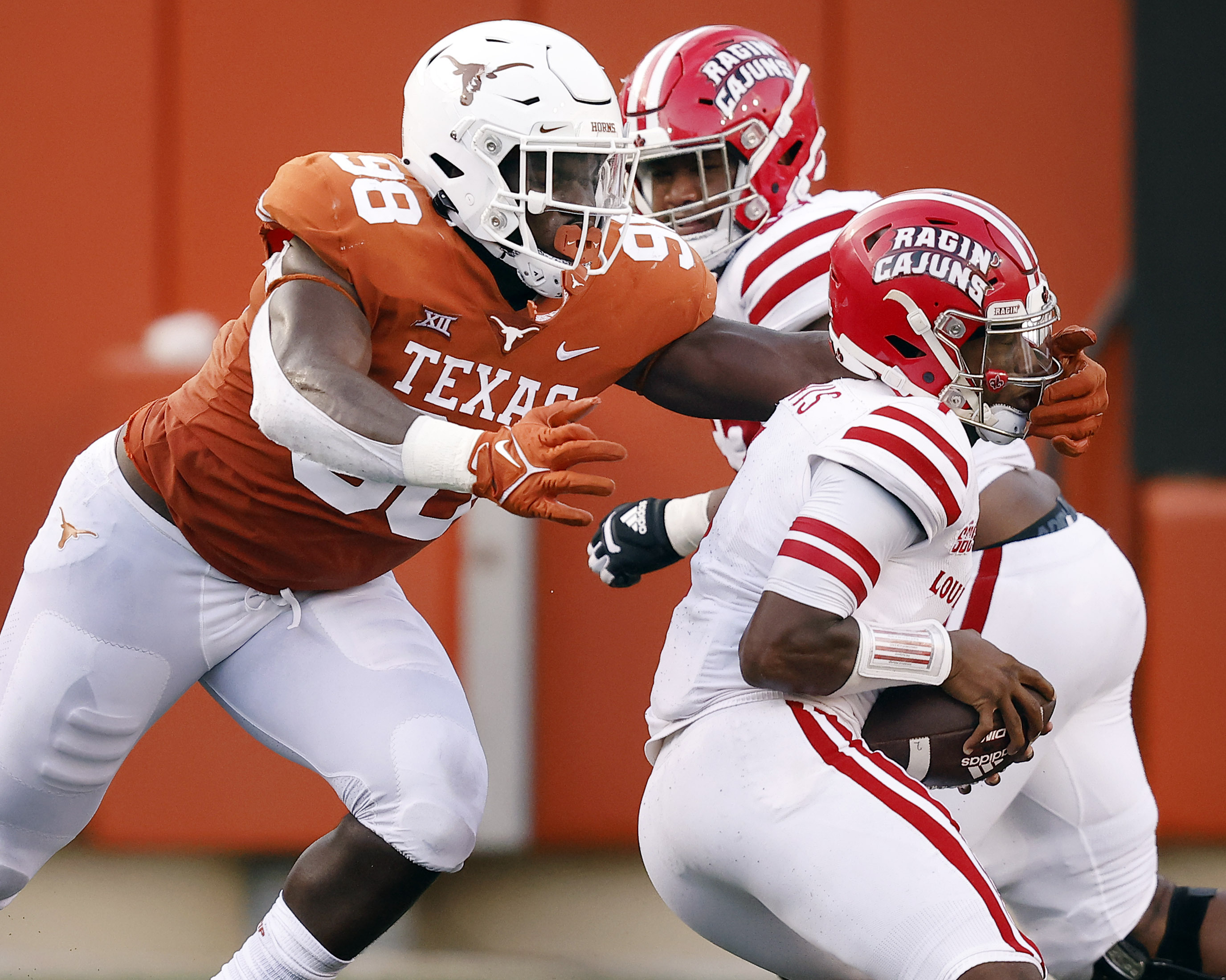 Longhorns' Moro Ojomo drafted by Philadelphia Eagles