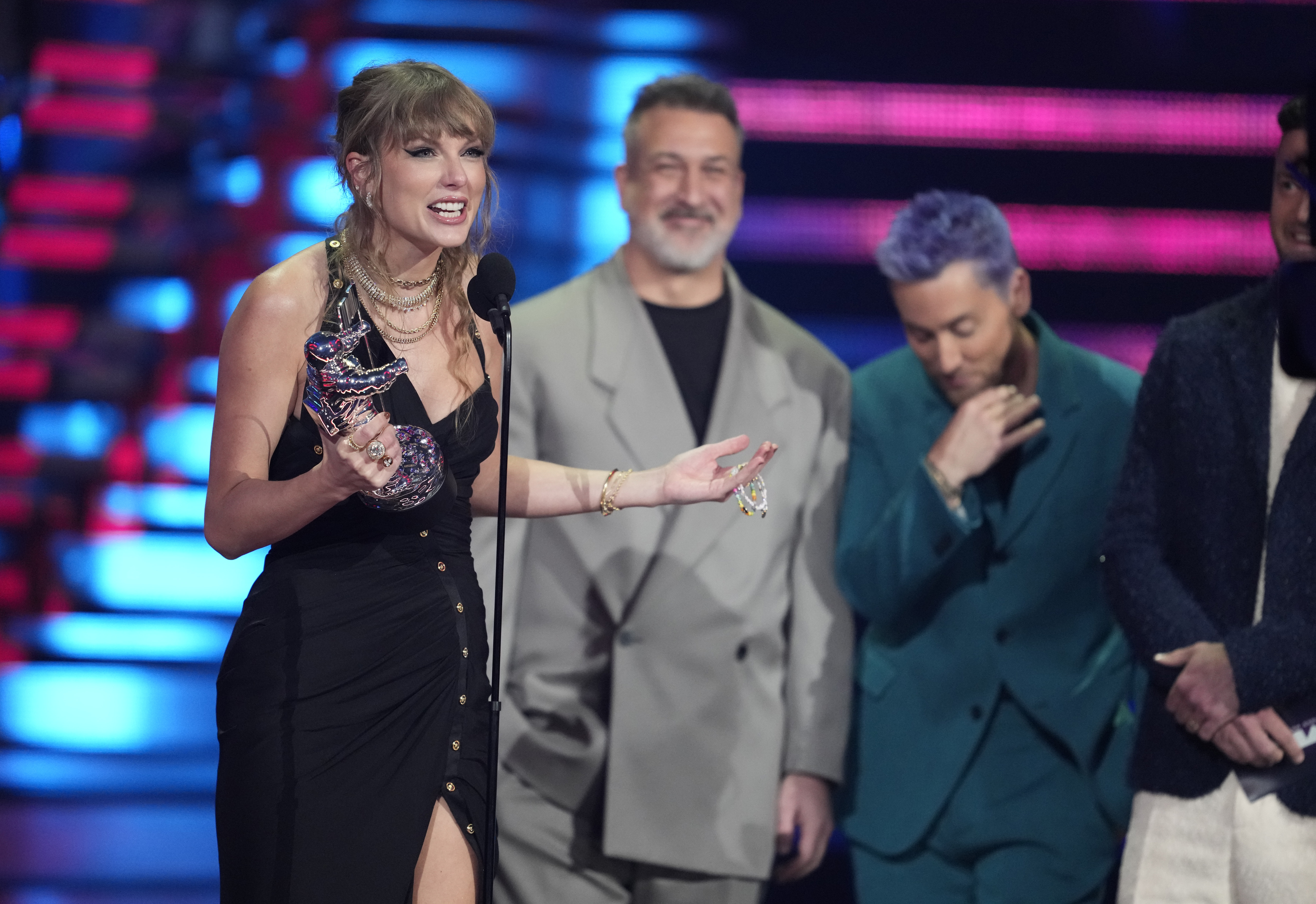 Taylor Swift takes home top prize at MTV VMAs