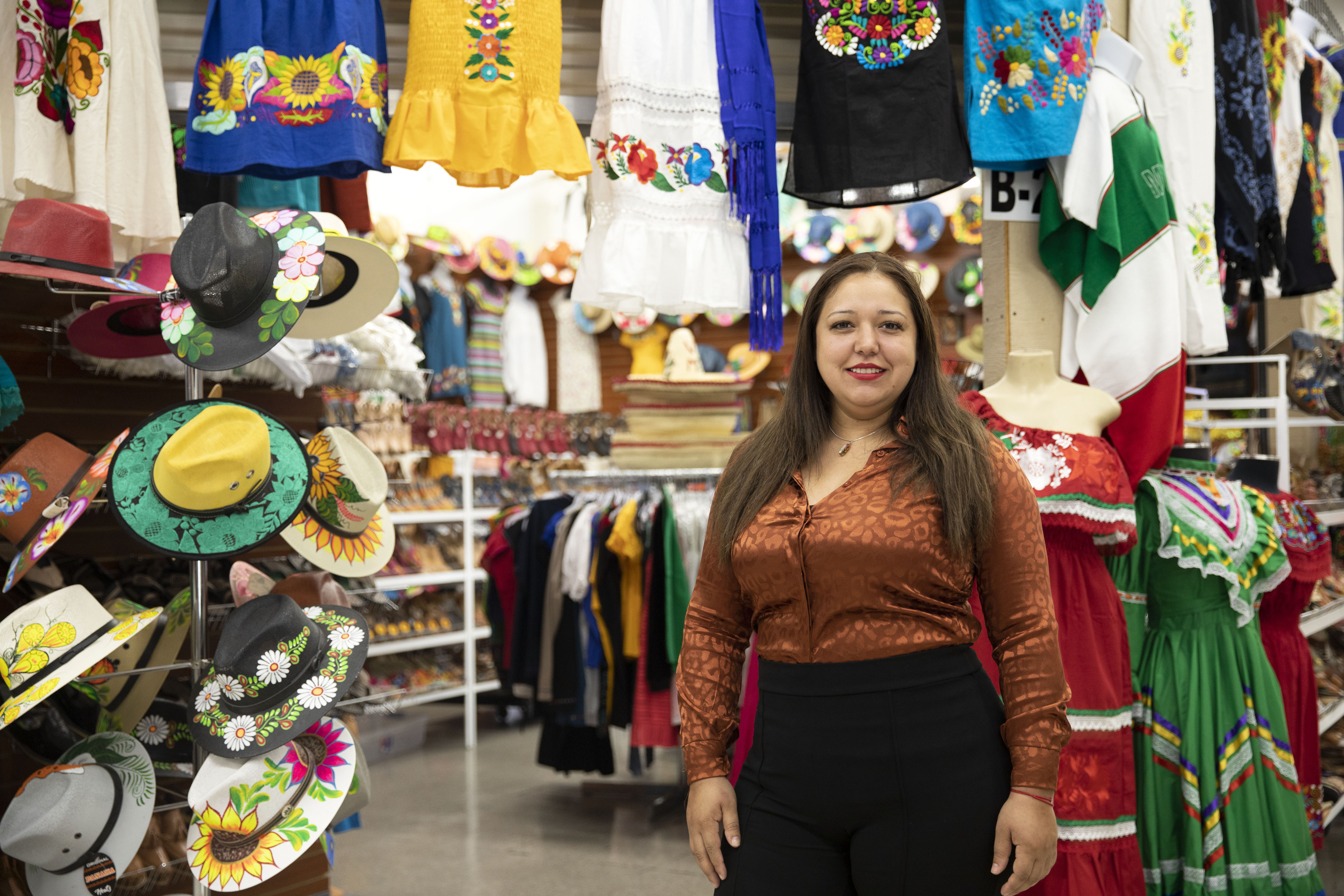 Usar vestidos mexicanos en Dallas: una expresión de orgullo por sus raíces