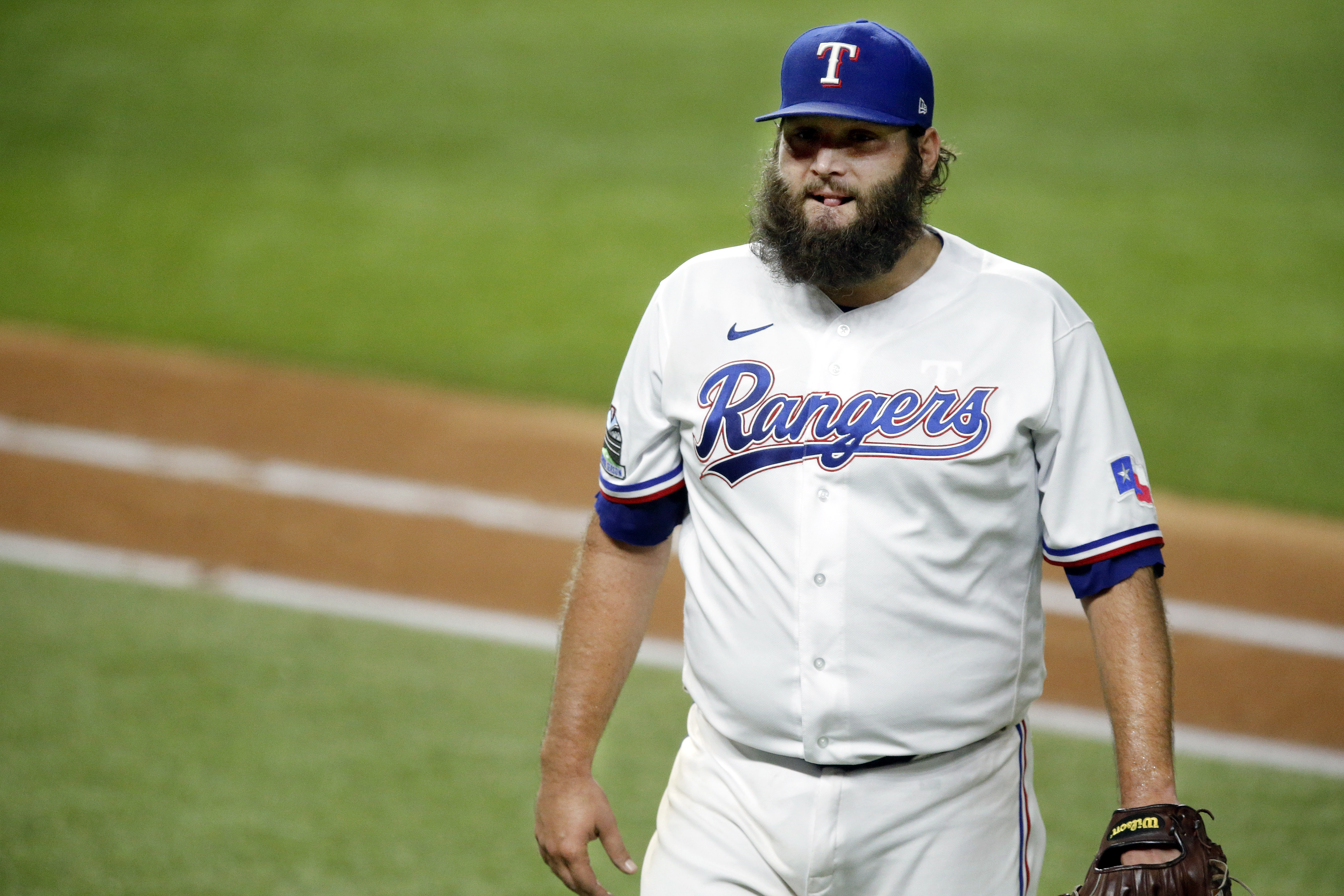 White Sox boost starting rotation by acquiring Lance Lynn from Rangers