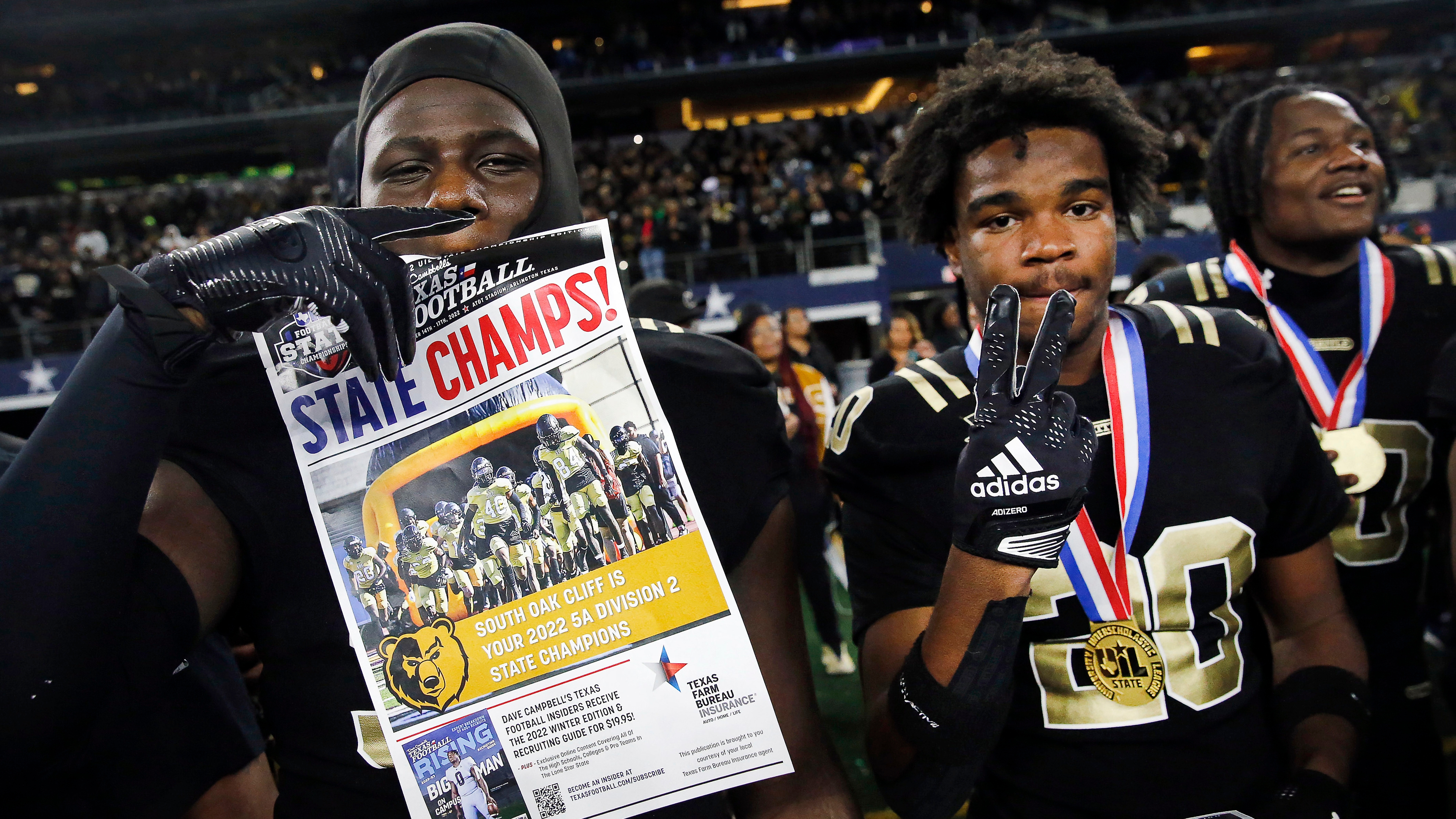 Golden again! South Oak Cliff battles back, wins second straight football  championship