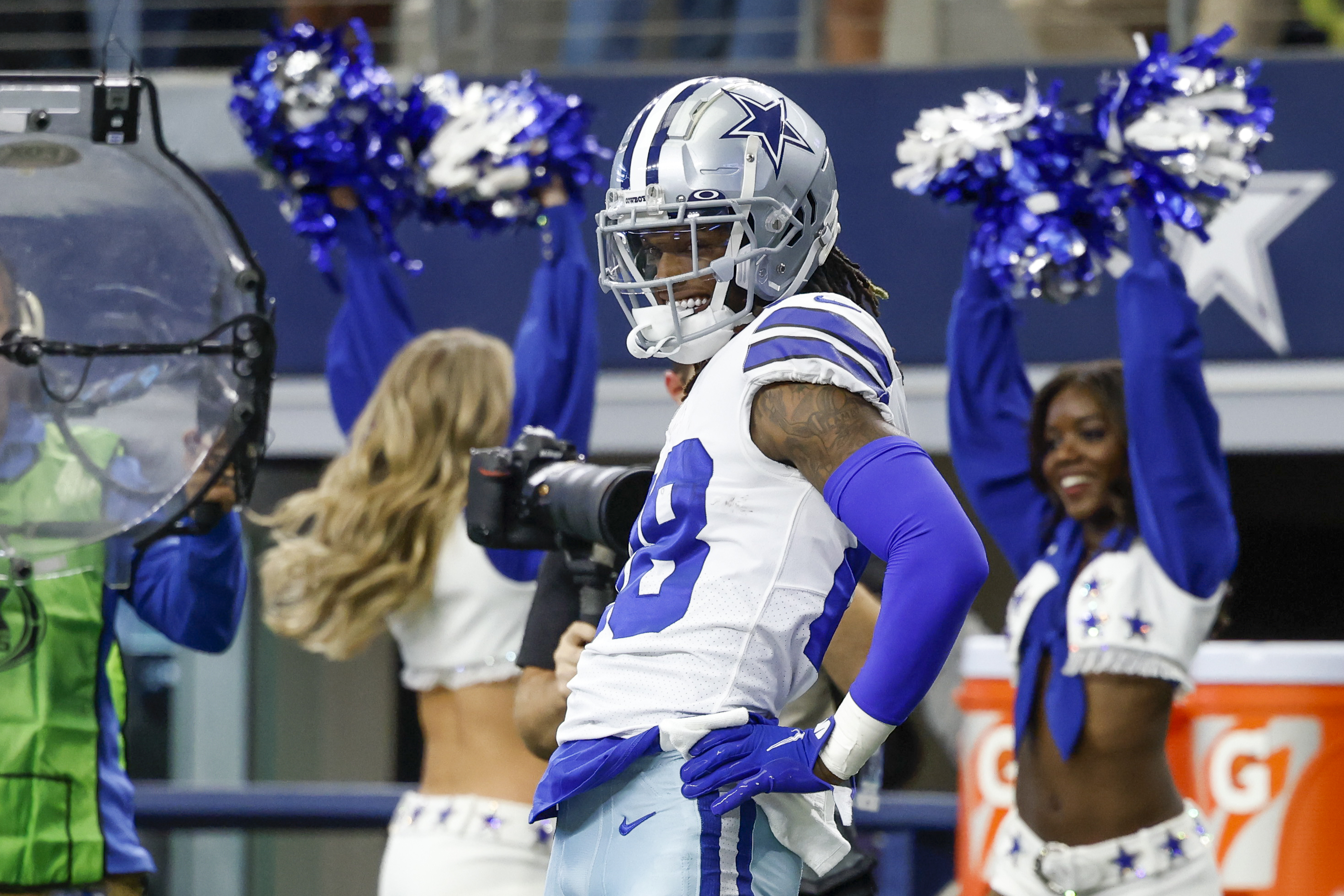 NFC wide receiver CeeDee Lamb (88) of the Dallas Cowboys runs the