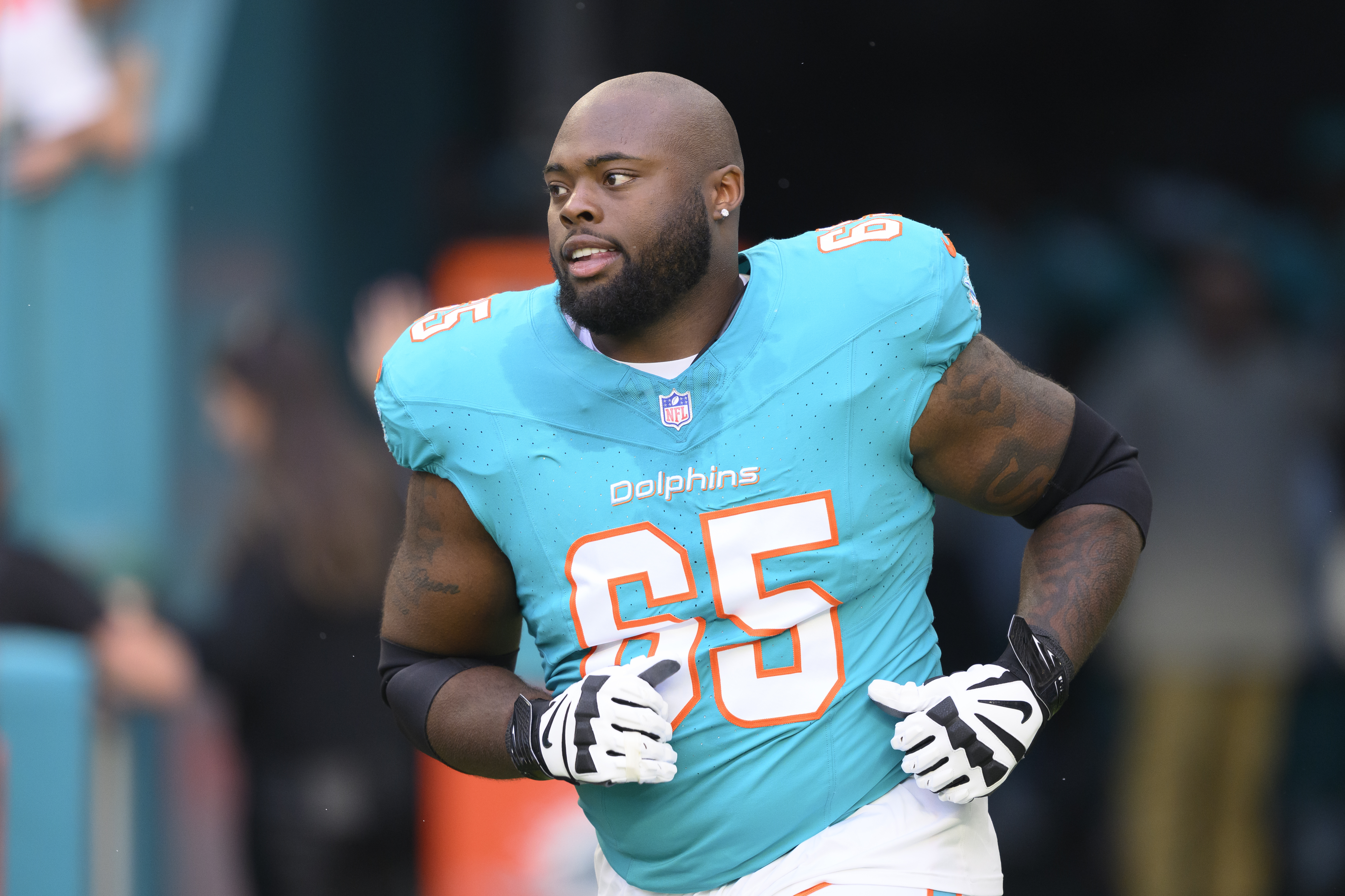 Dallas Cowboys agree to terms with former Dolphins offensive lineman Robert Jones