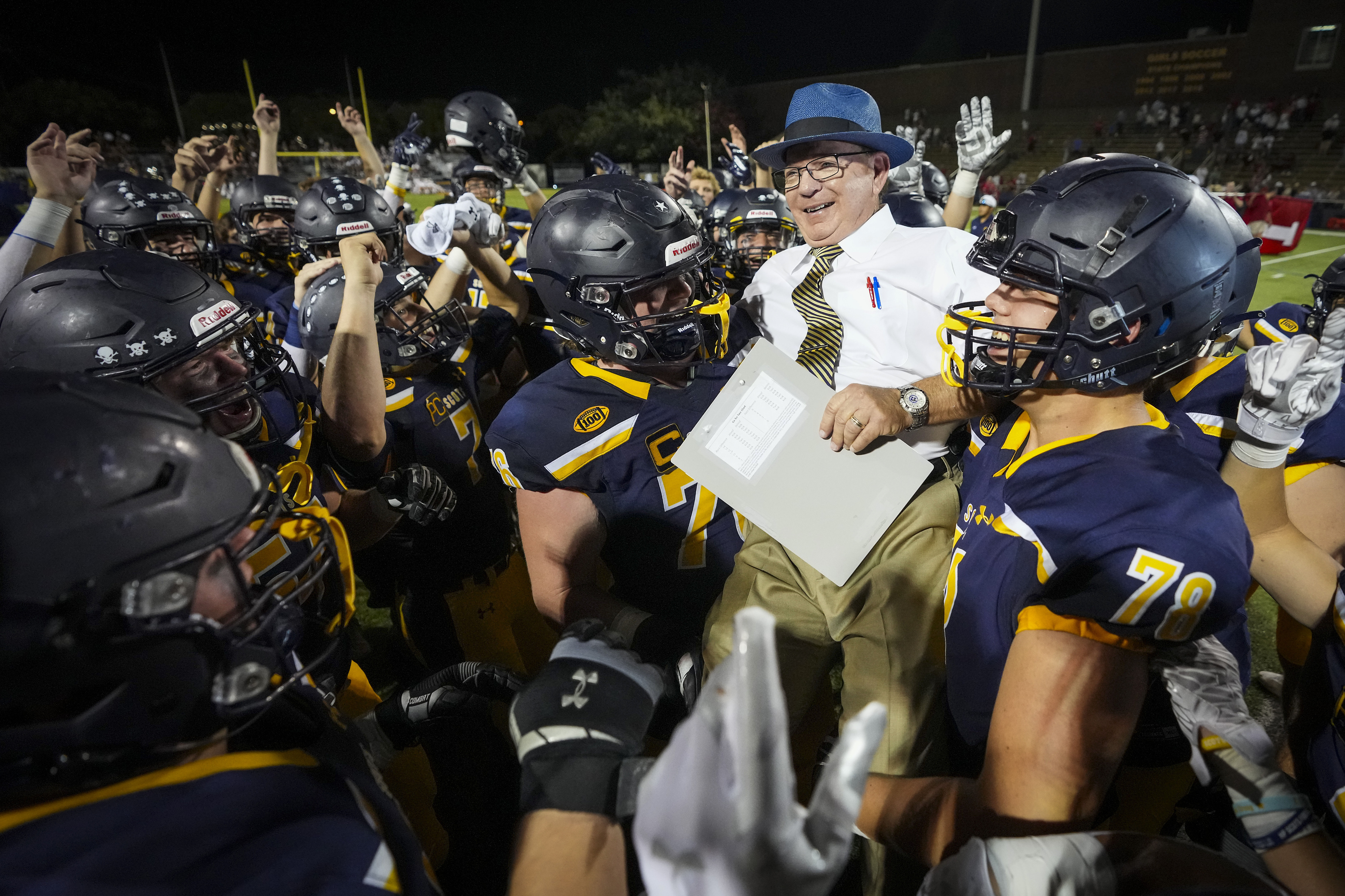 It was electric': Highland Park's Randy Allen becomes DFW's winningest coach