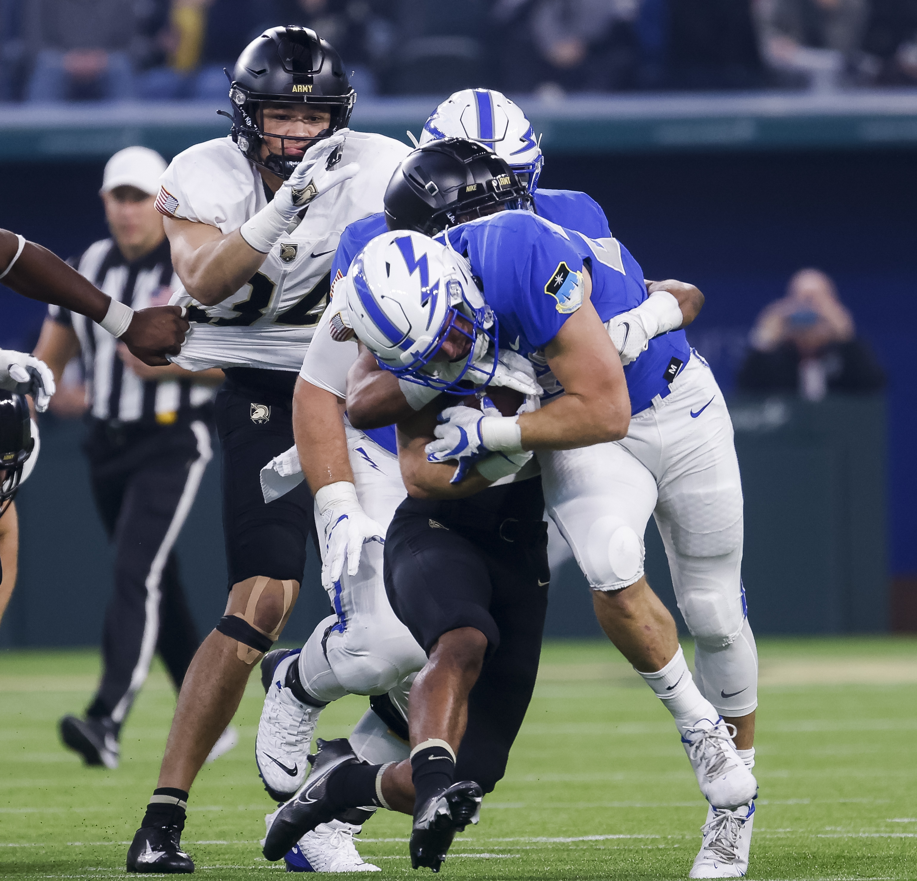 Army's OT win over Air Force marks thrilling debut for college football at  Globe Life Field