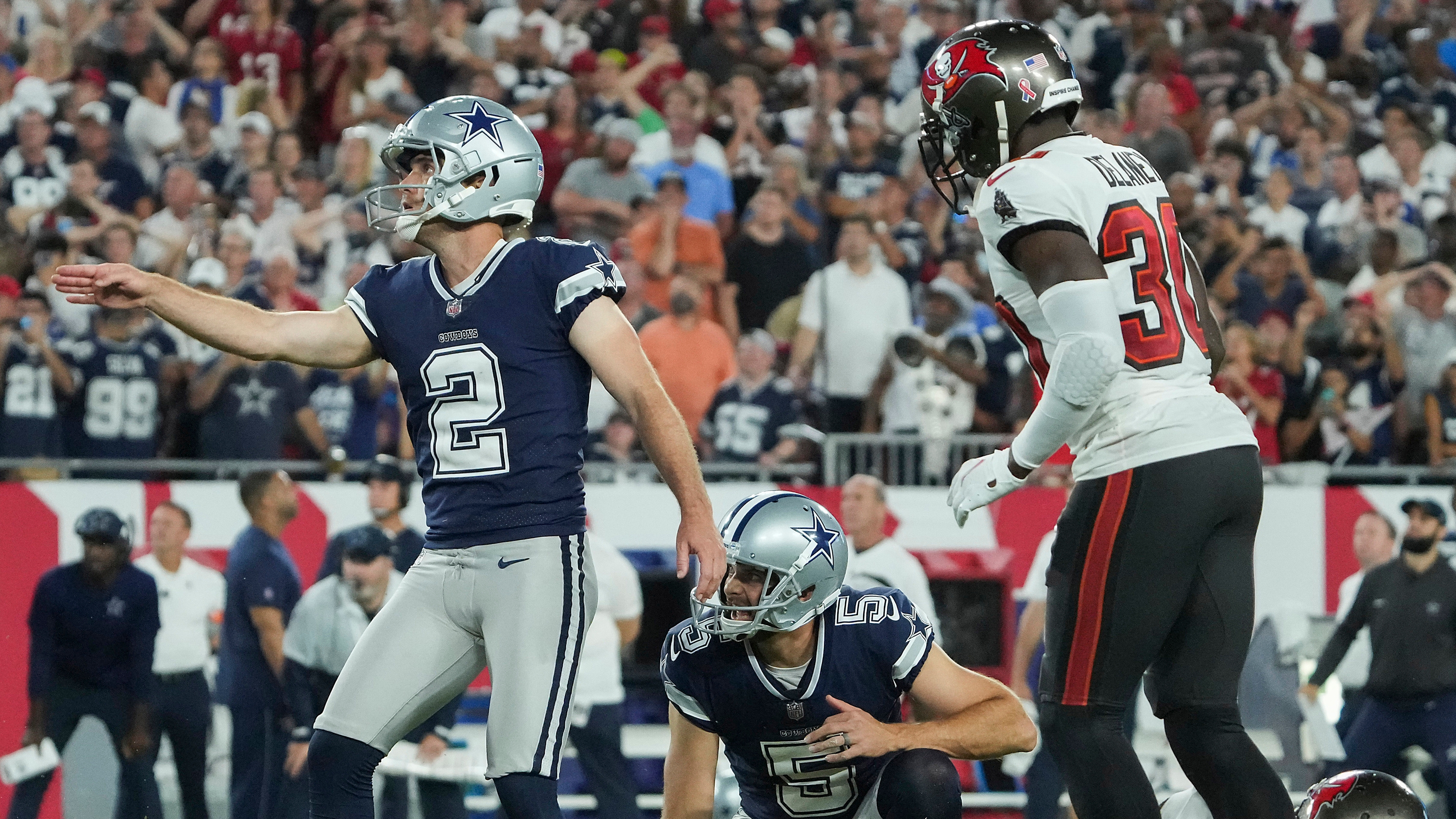 Photos: Tampa Bay Buccaneers beat Dallas Cowboys 31-29 in NFL kickoff game