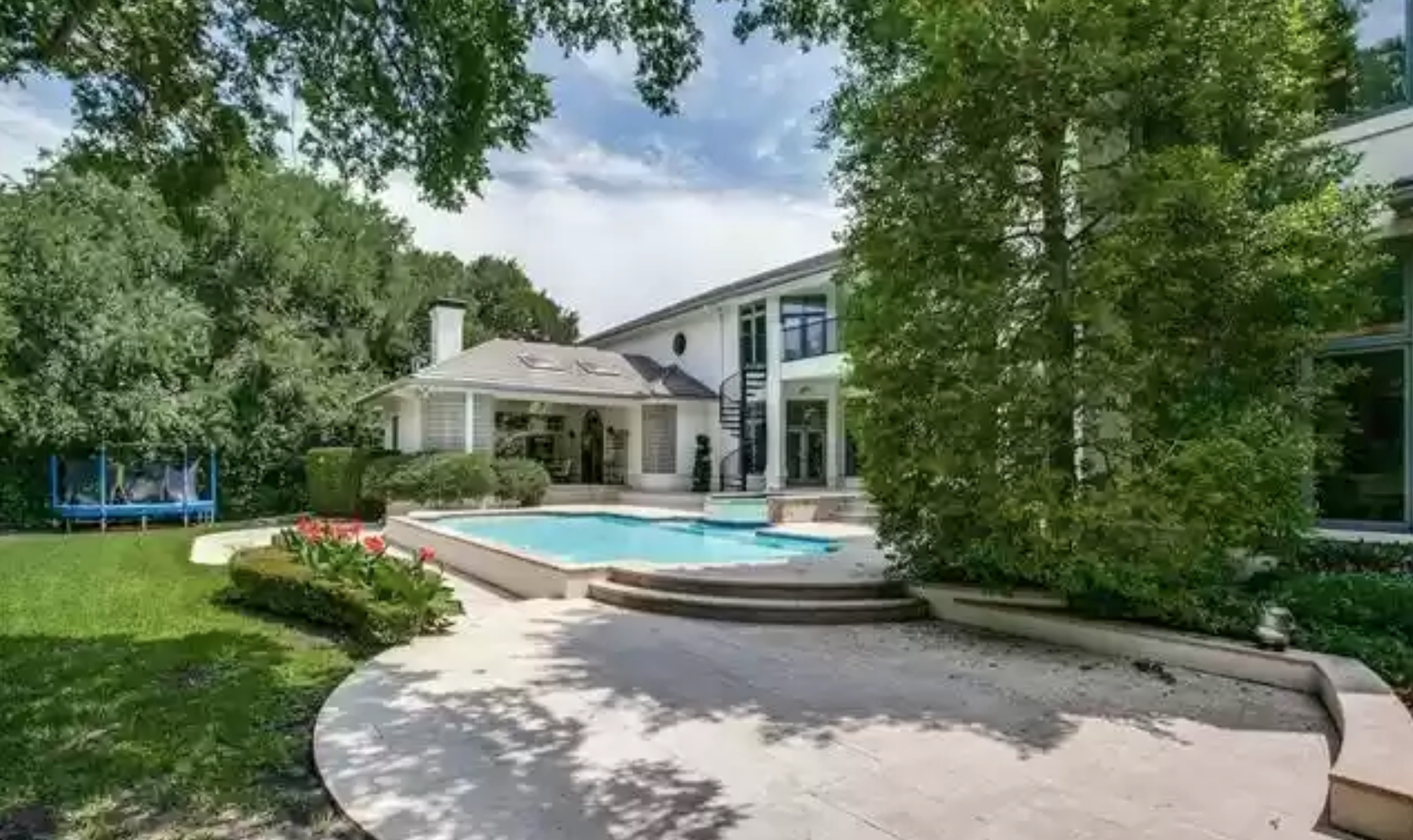 Cowboys legend Emmitt Smith's Addison mansion has sold