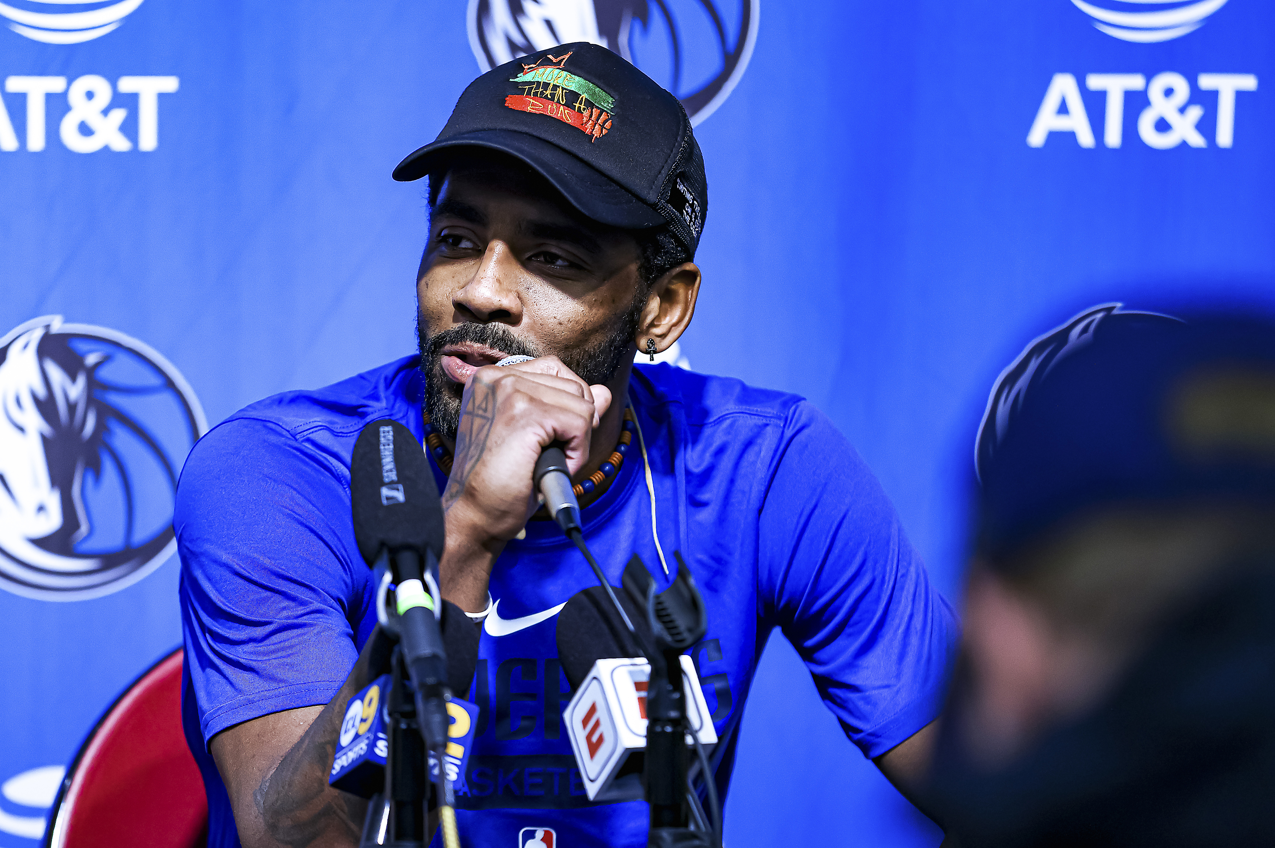 Kyrie Irving traded to Dallas Mavericks after antisemitism