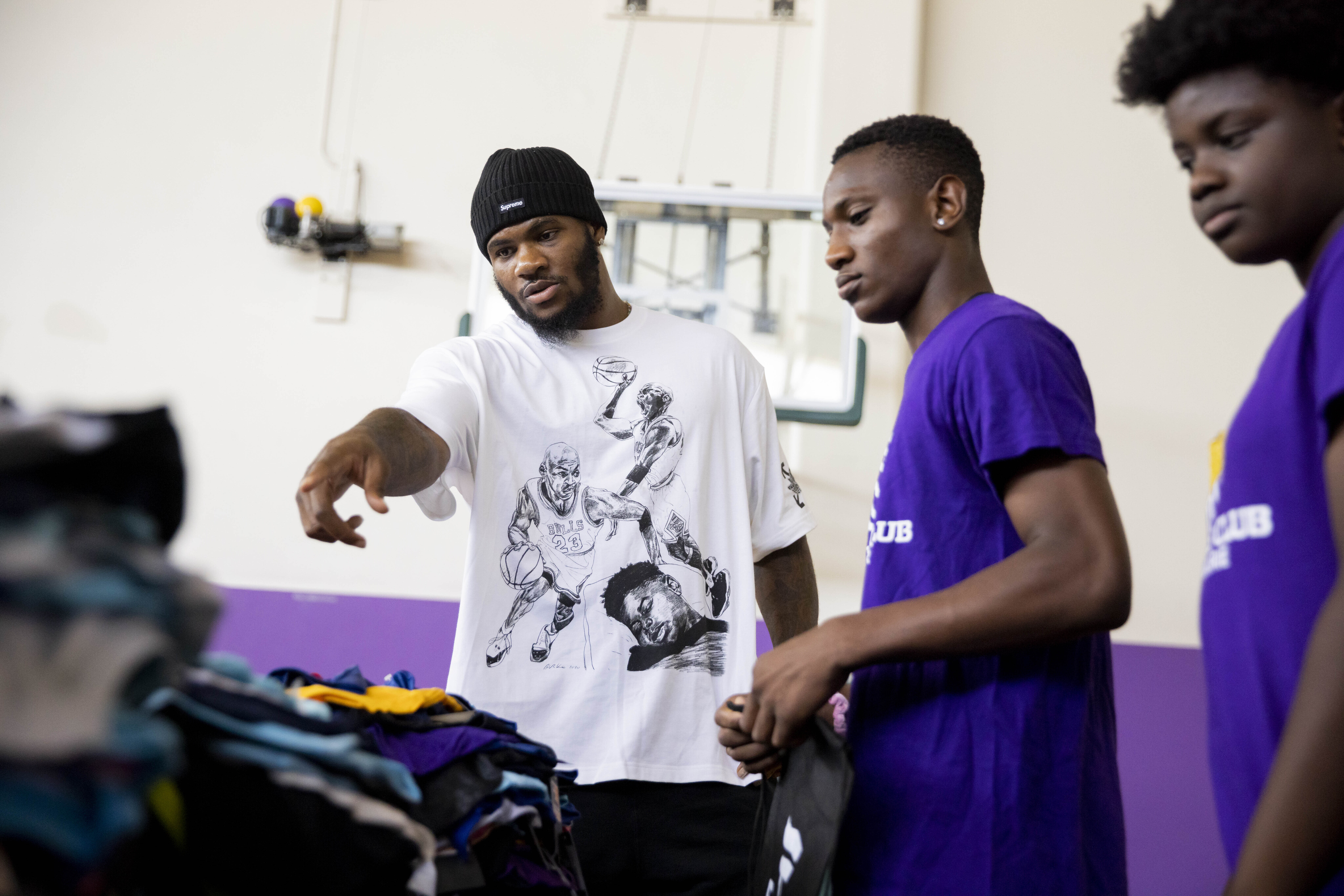 Giving Back: See Photos Of Cowboys' Micah Parsons Playing Basketball ...